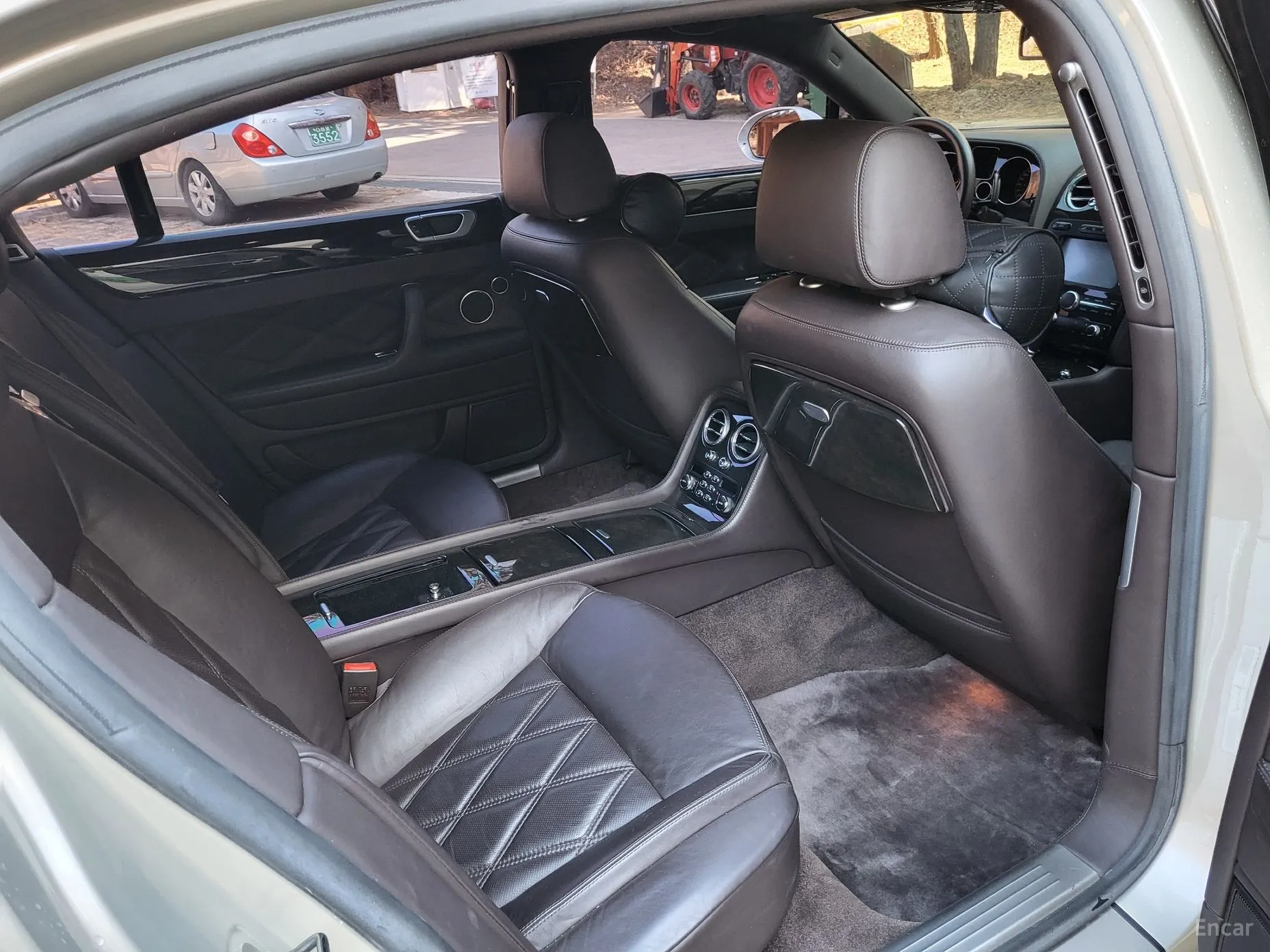 Bentley Flying Spur Gen 1 превью 13