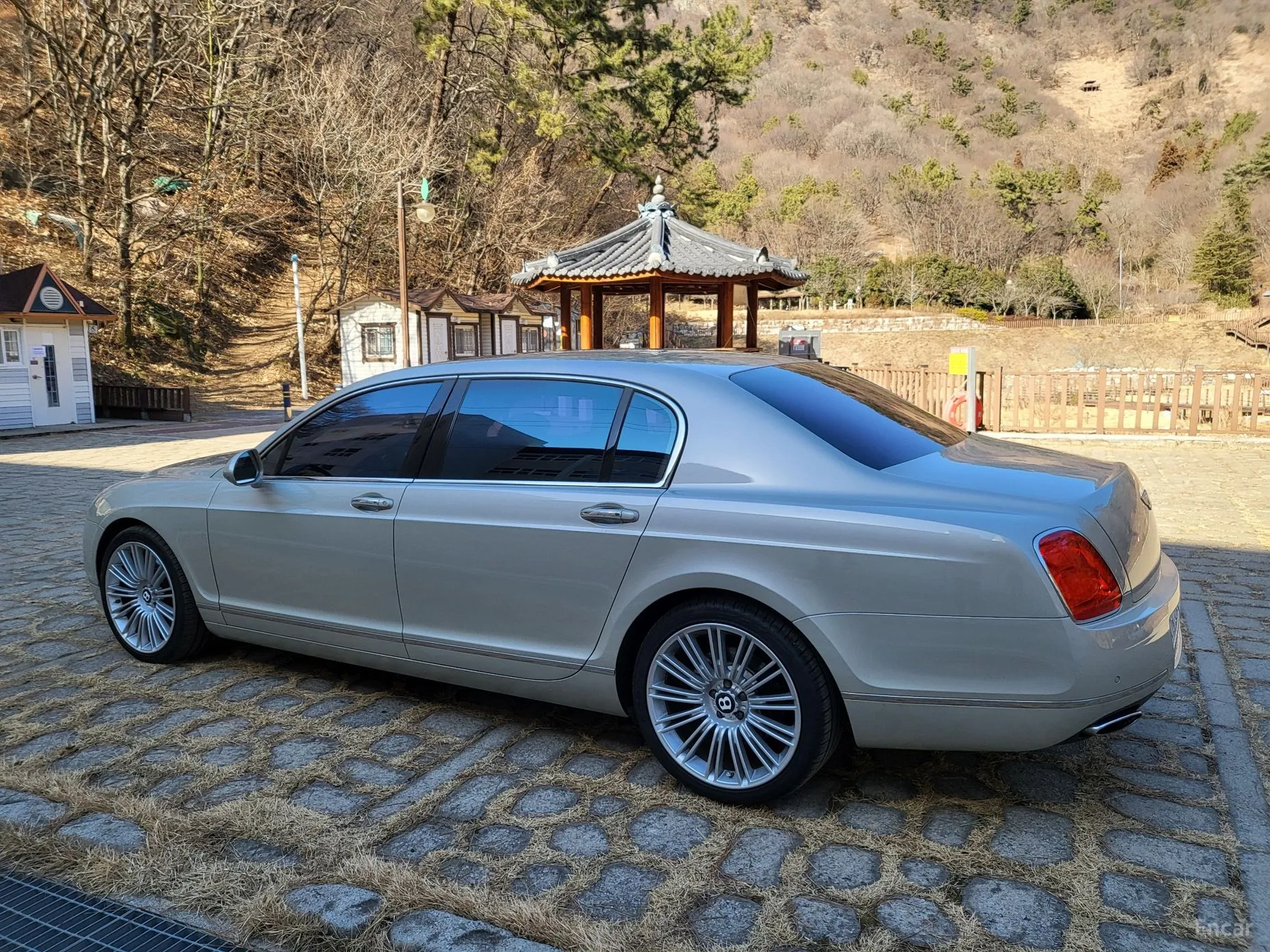 Bentley Flying Spur Gen 1 превью 20
