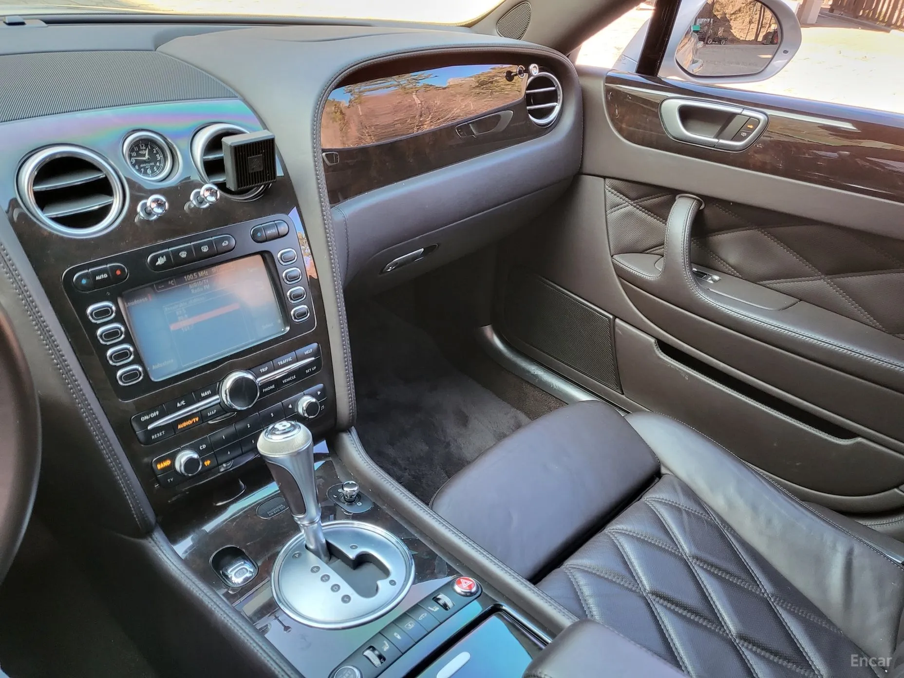 Bentley Flying Spur Gen 1 превью 8