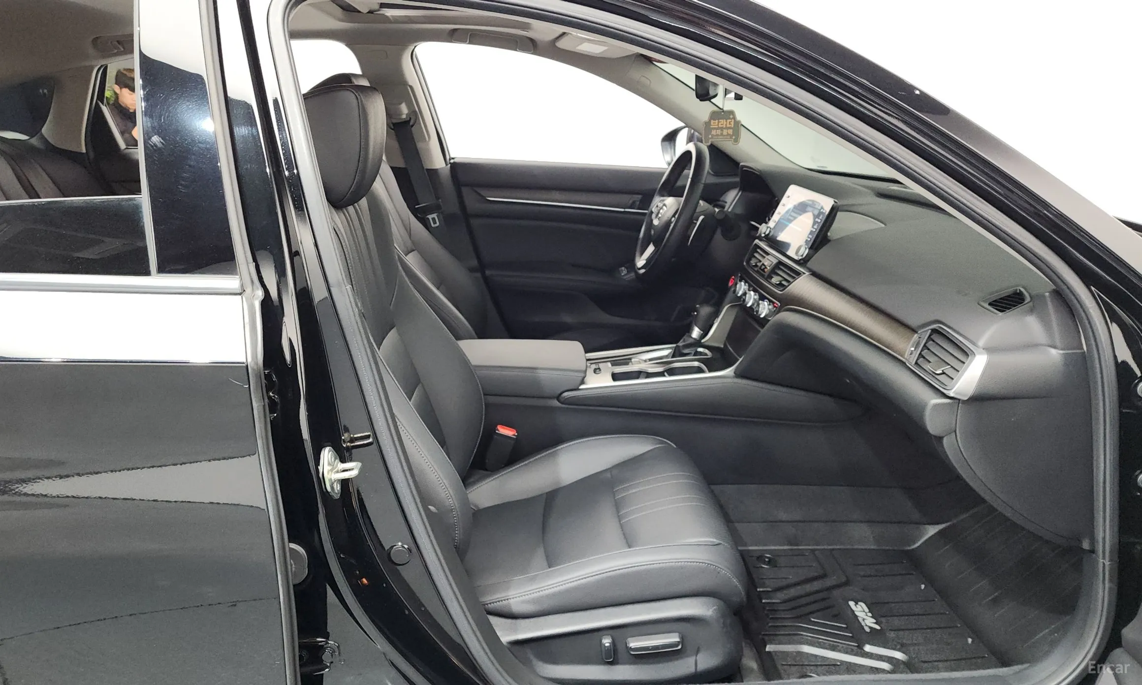 Honda Accord 10th Generation превью 11
