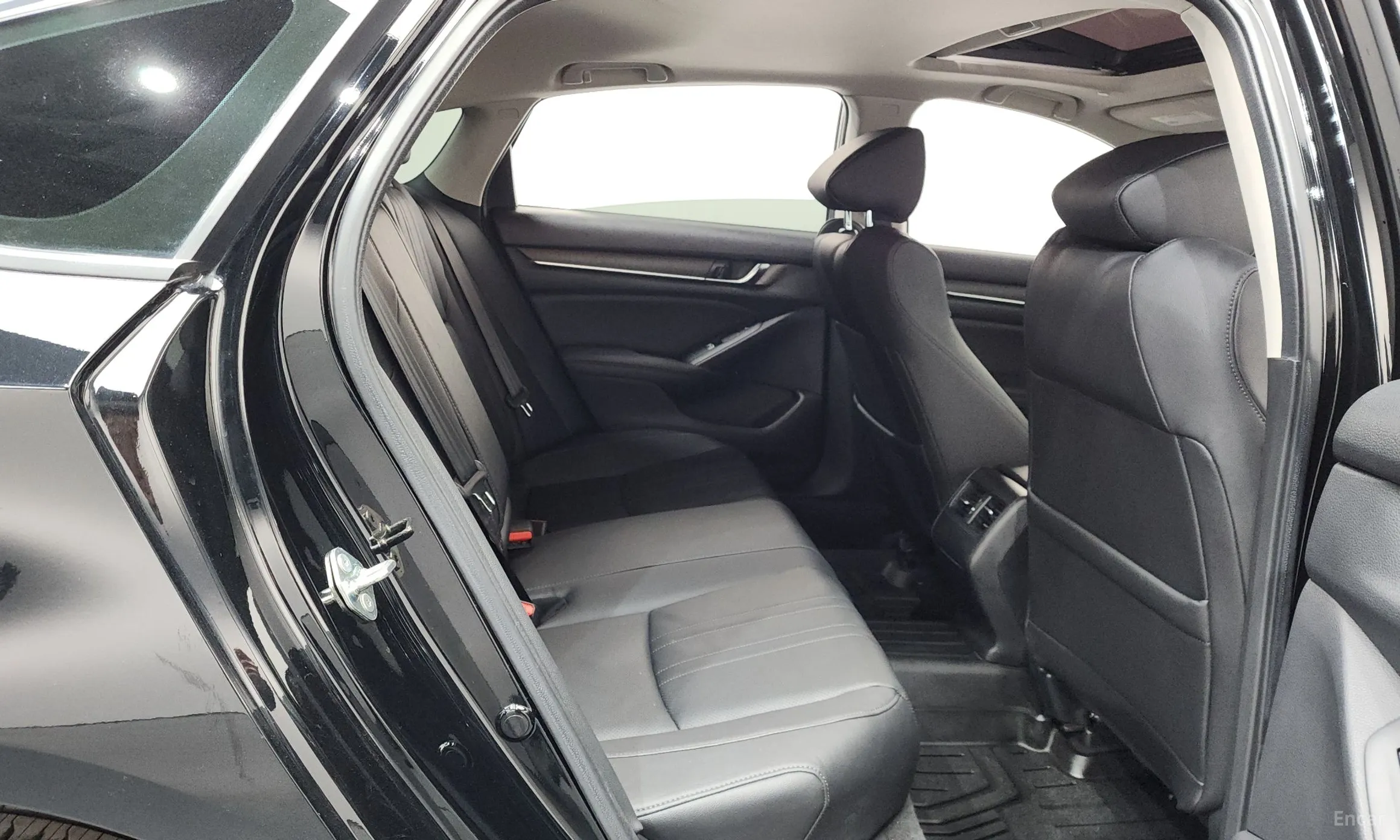 Honda Accord 10th Generation превью 12