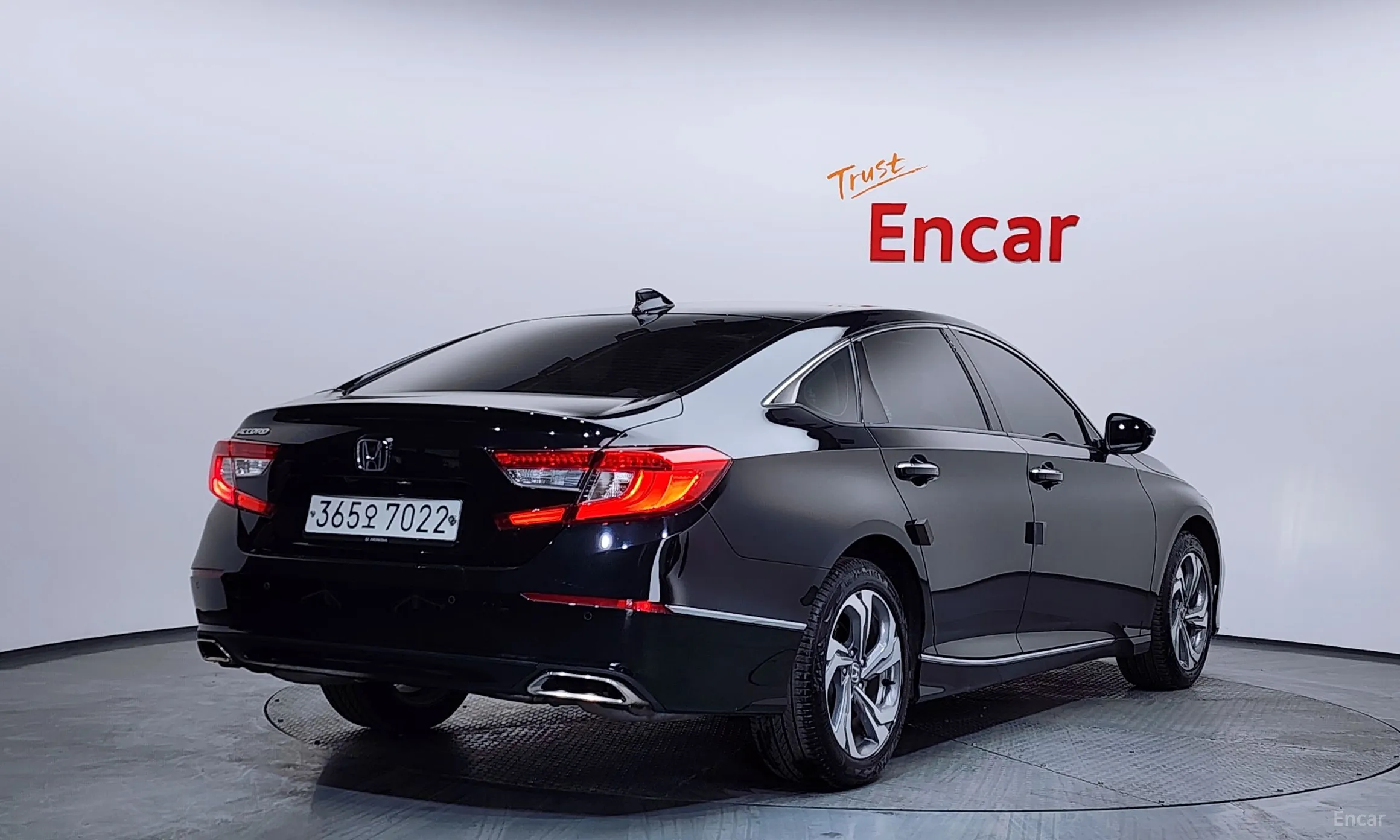 Honda Accord 10th Generation превью 2