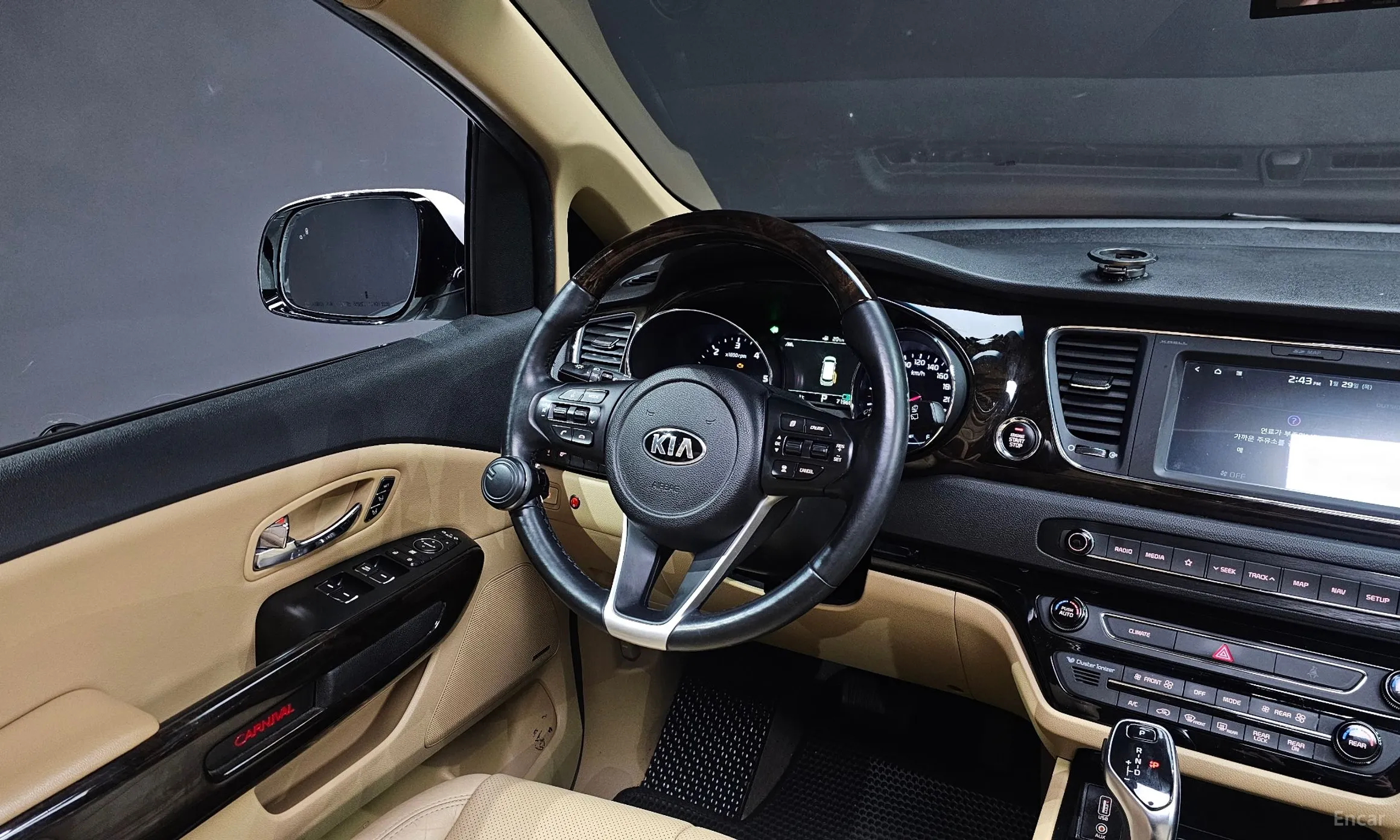 Kia Carnival превью 16