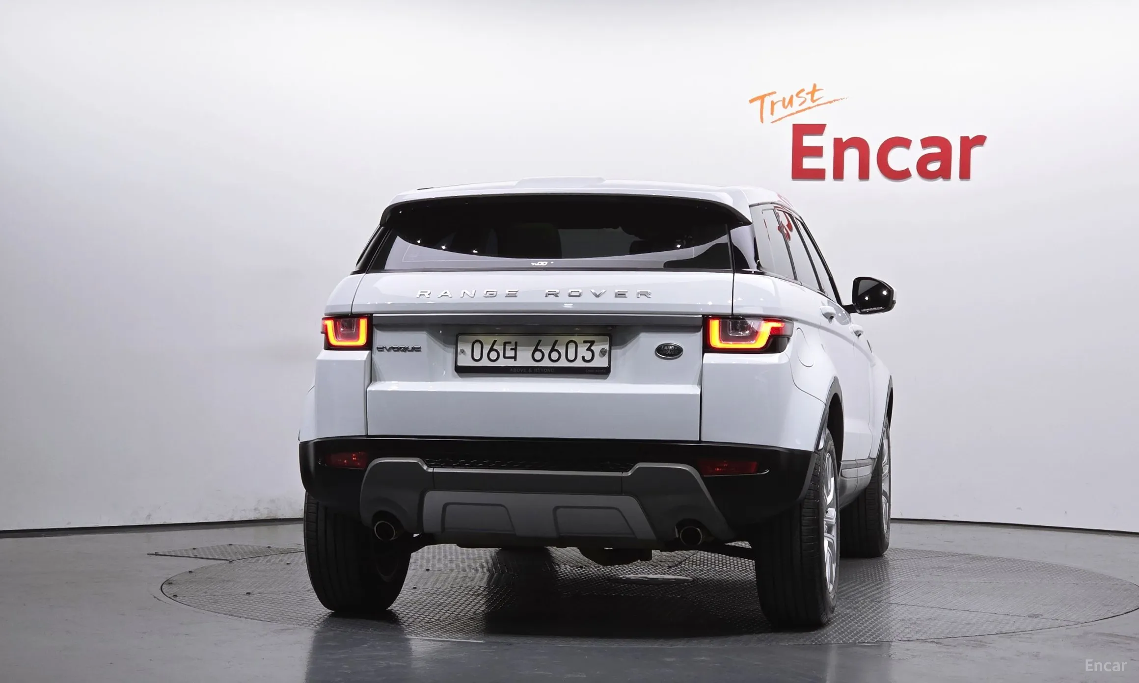 Land Rover Range Rover Evoque превью 4