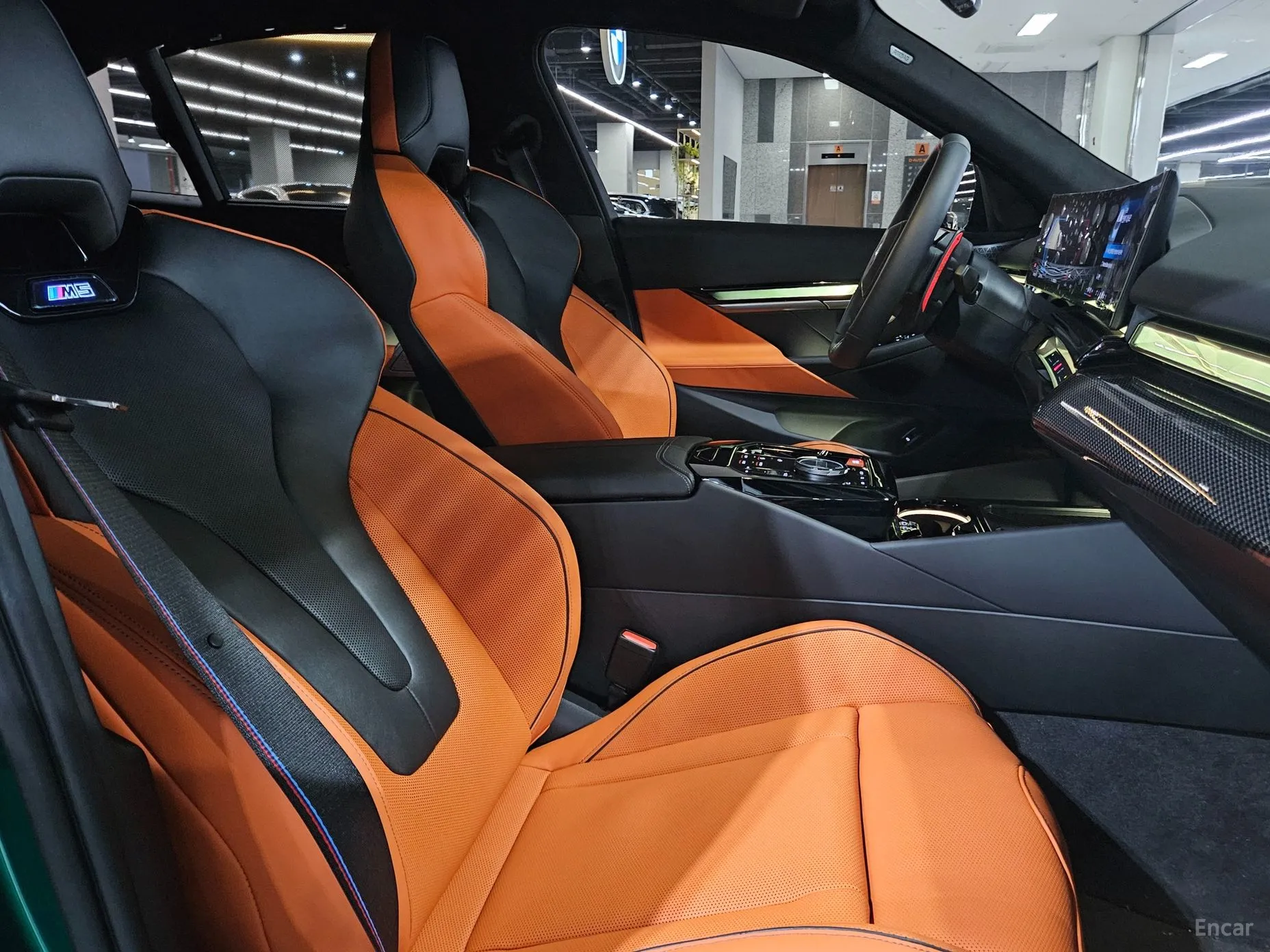 BMW M5 (G90) превью 10