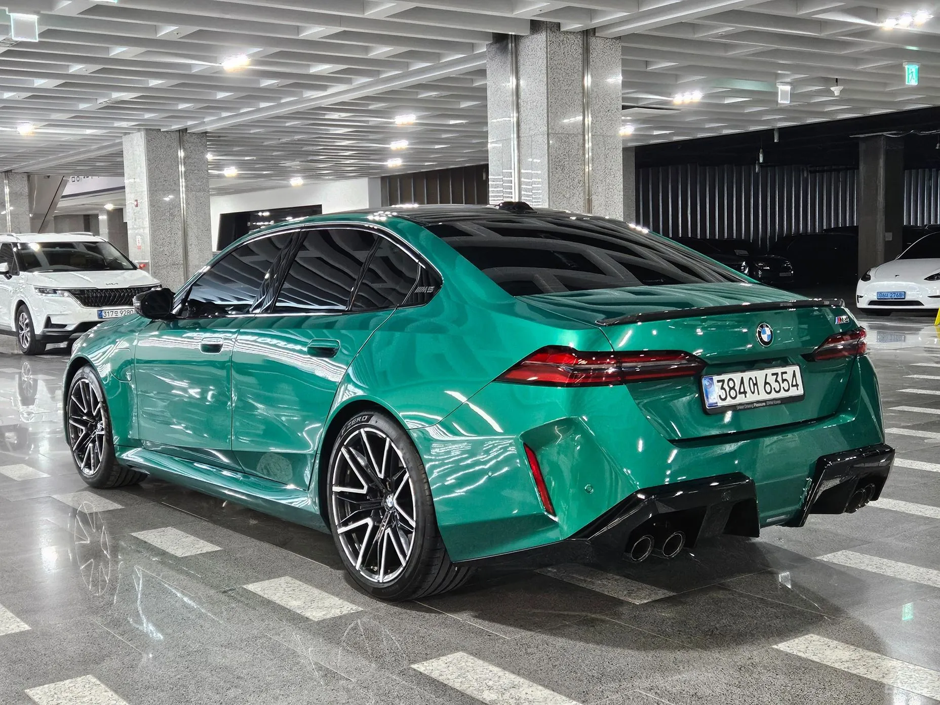 BMW M5 (G90) превью 17
