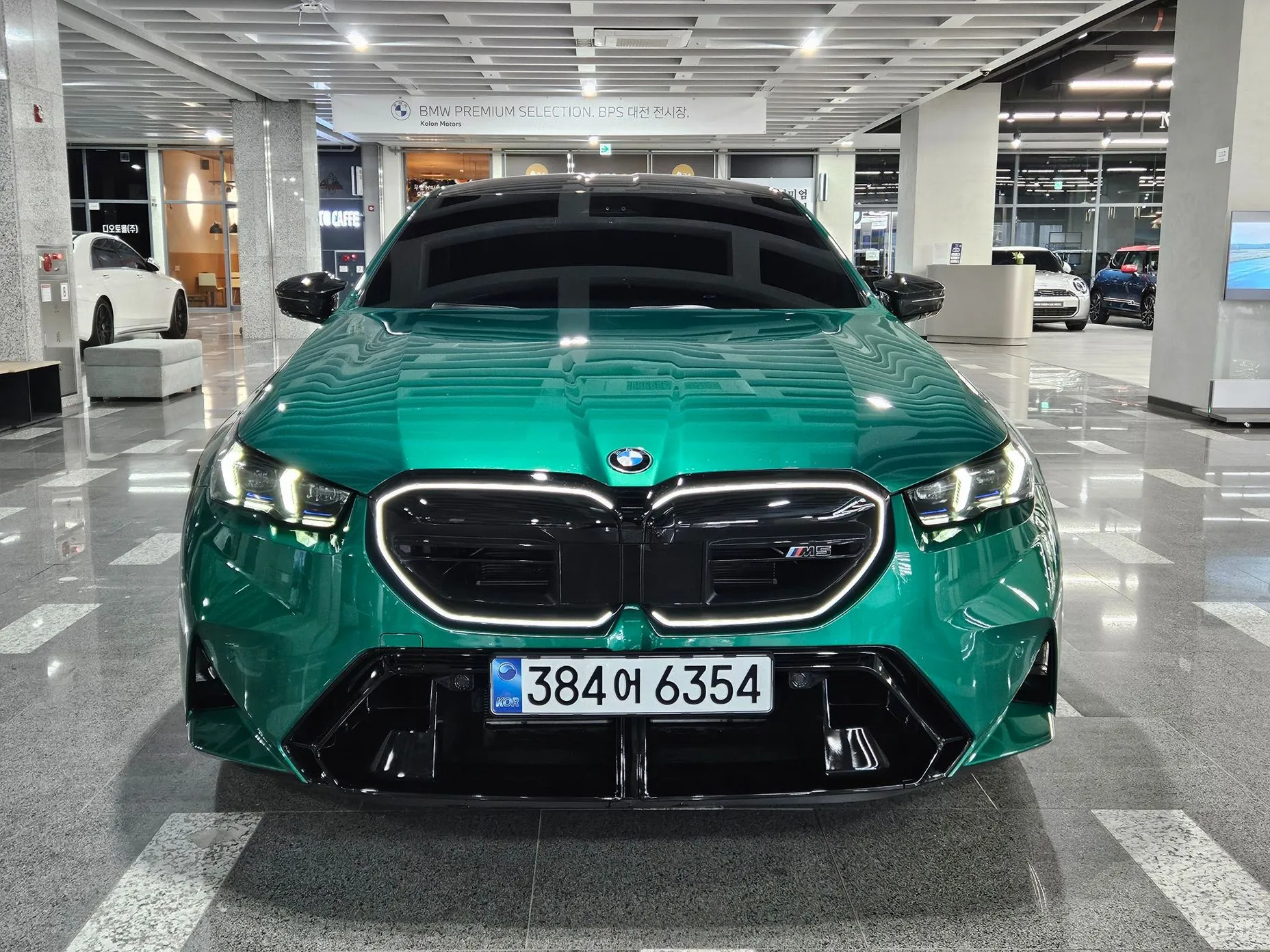 BMW M5 (G90) превью 3