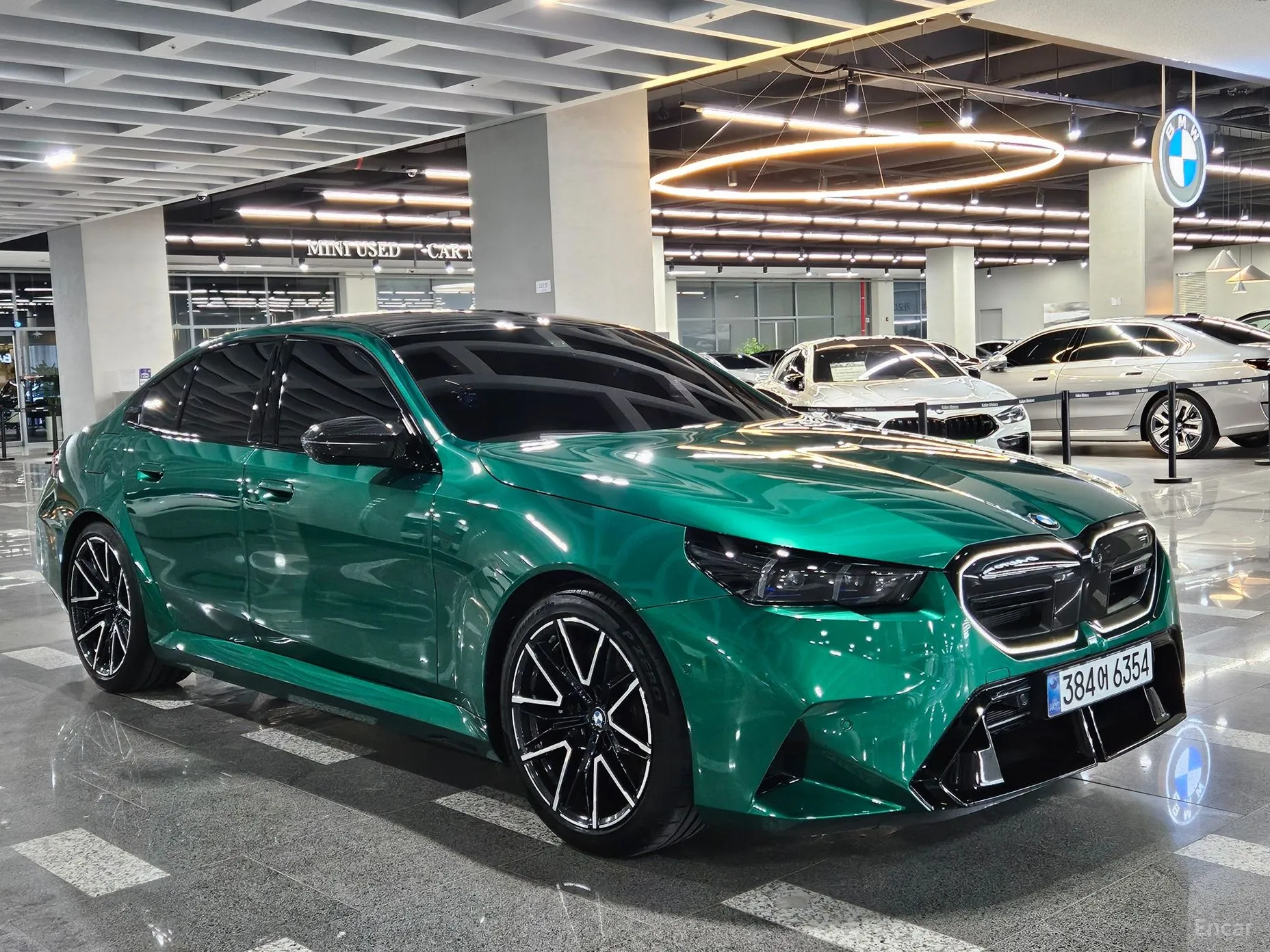 BMW M5 (G90) превью 6