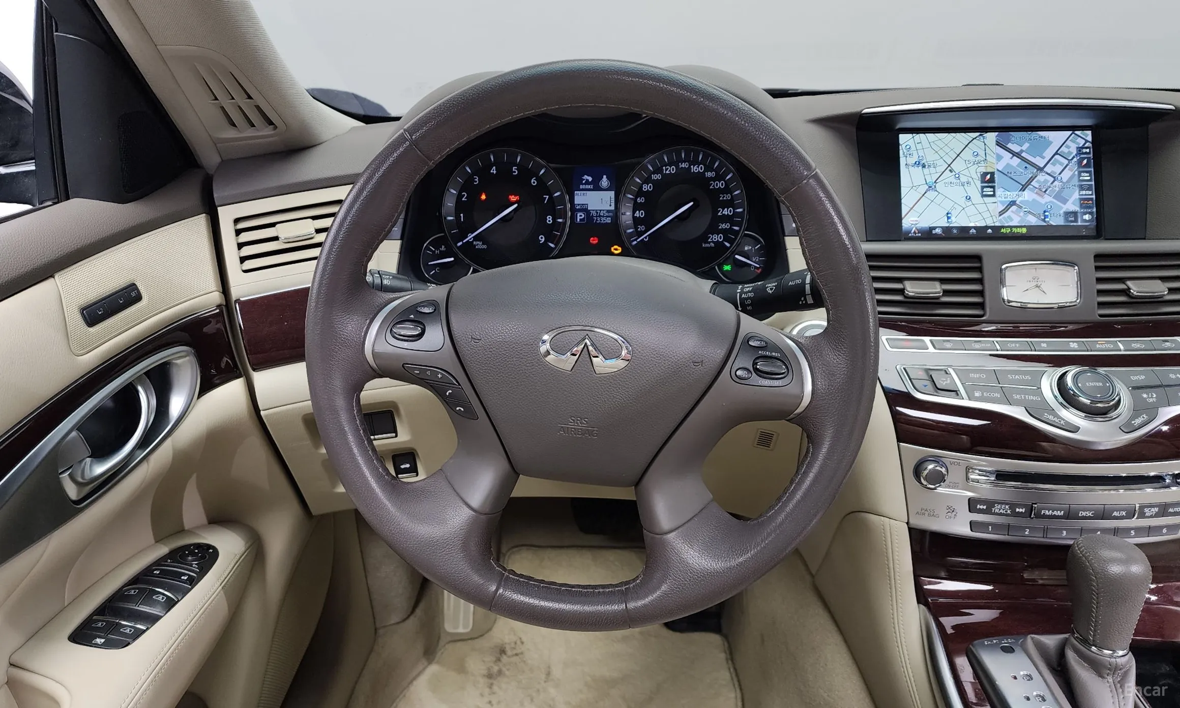 Infiniti Q70 превью 13
