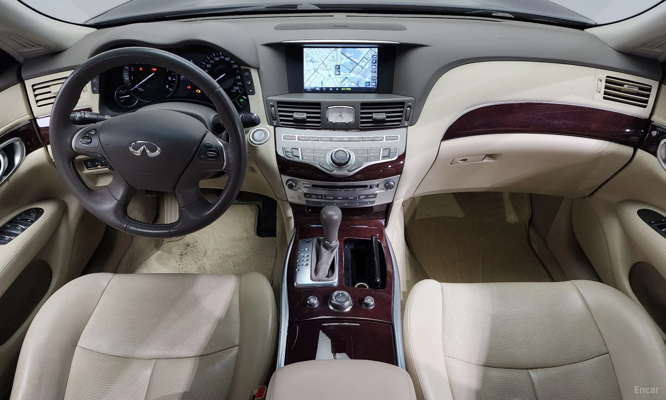 Infiniti Q70 превью 7