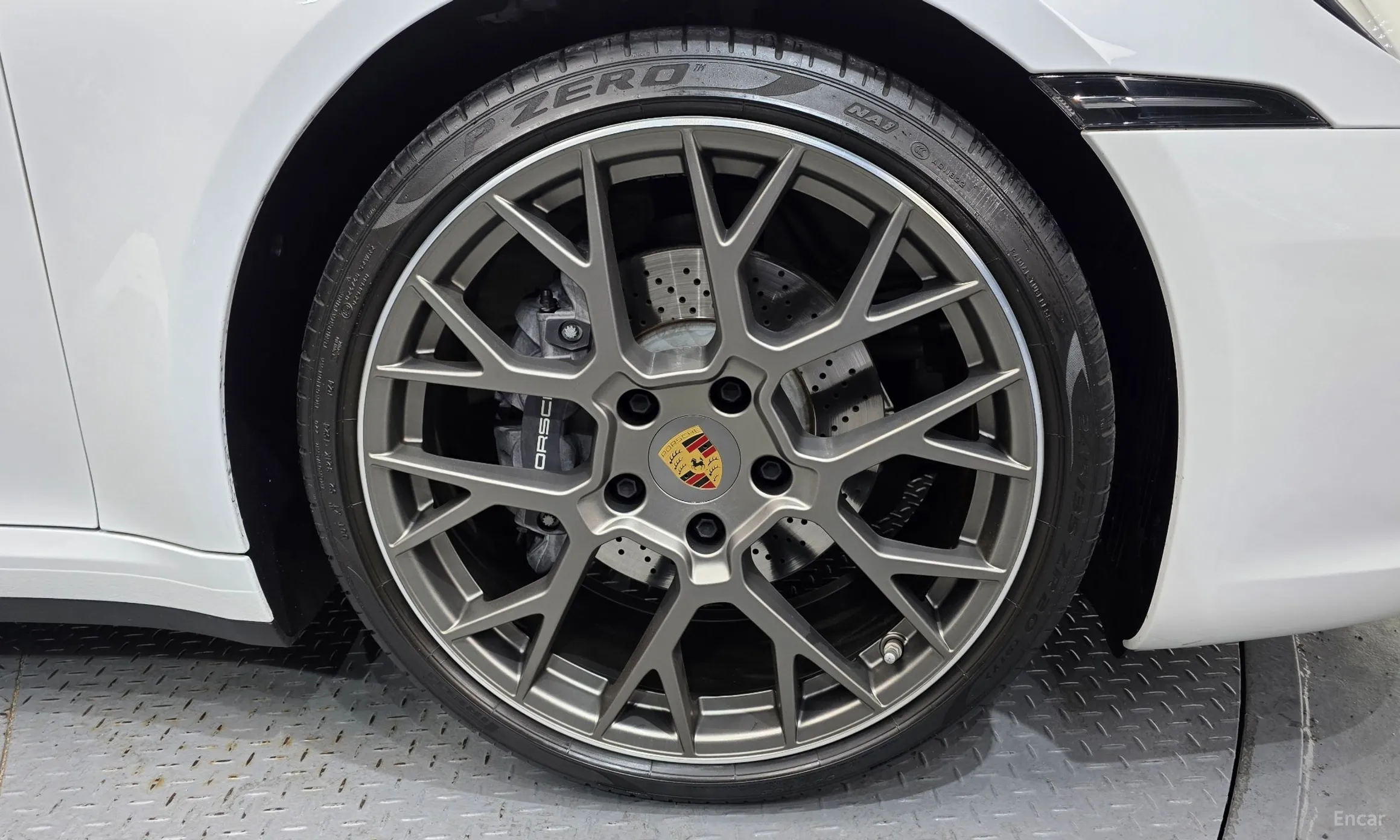 Porsche 911 (992) превью 5