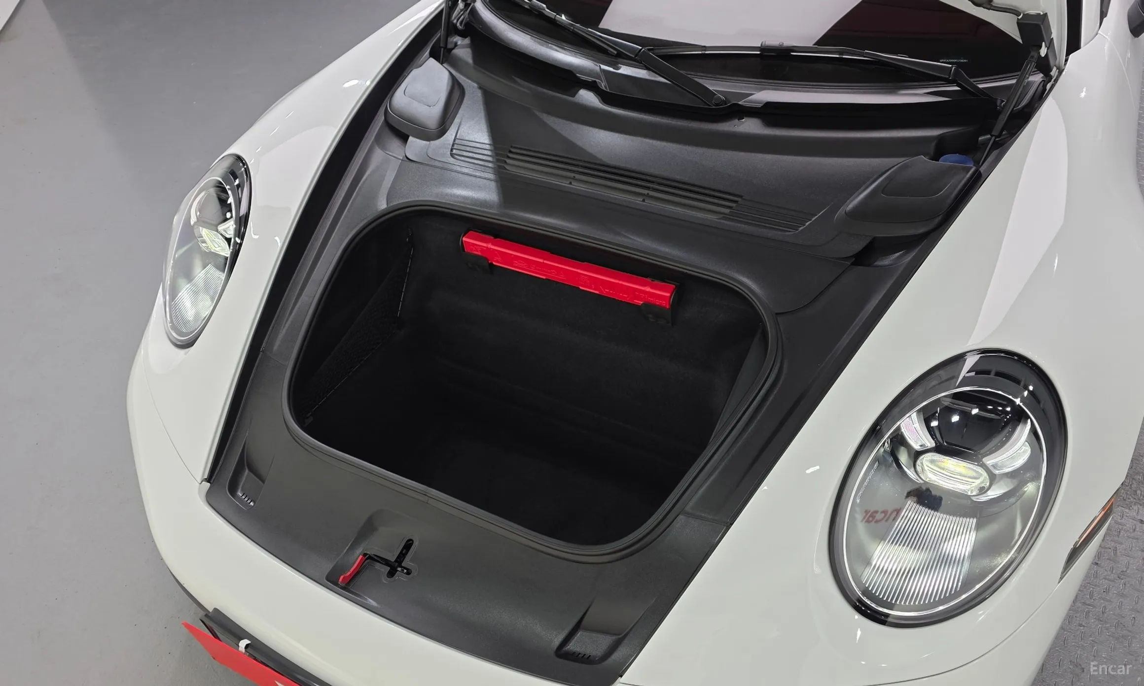 Porsche 911 (992) превью 6