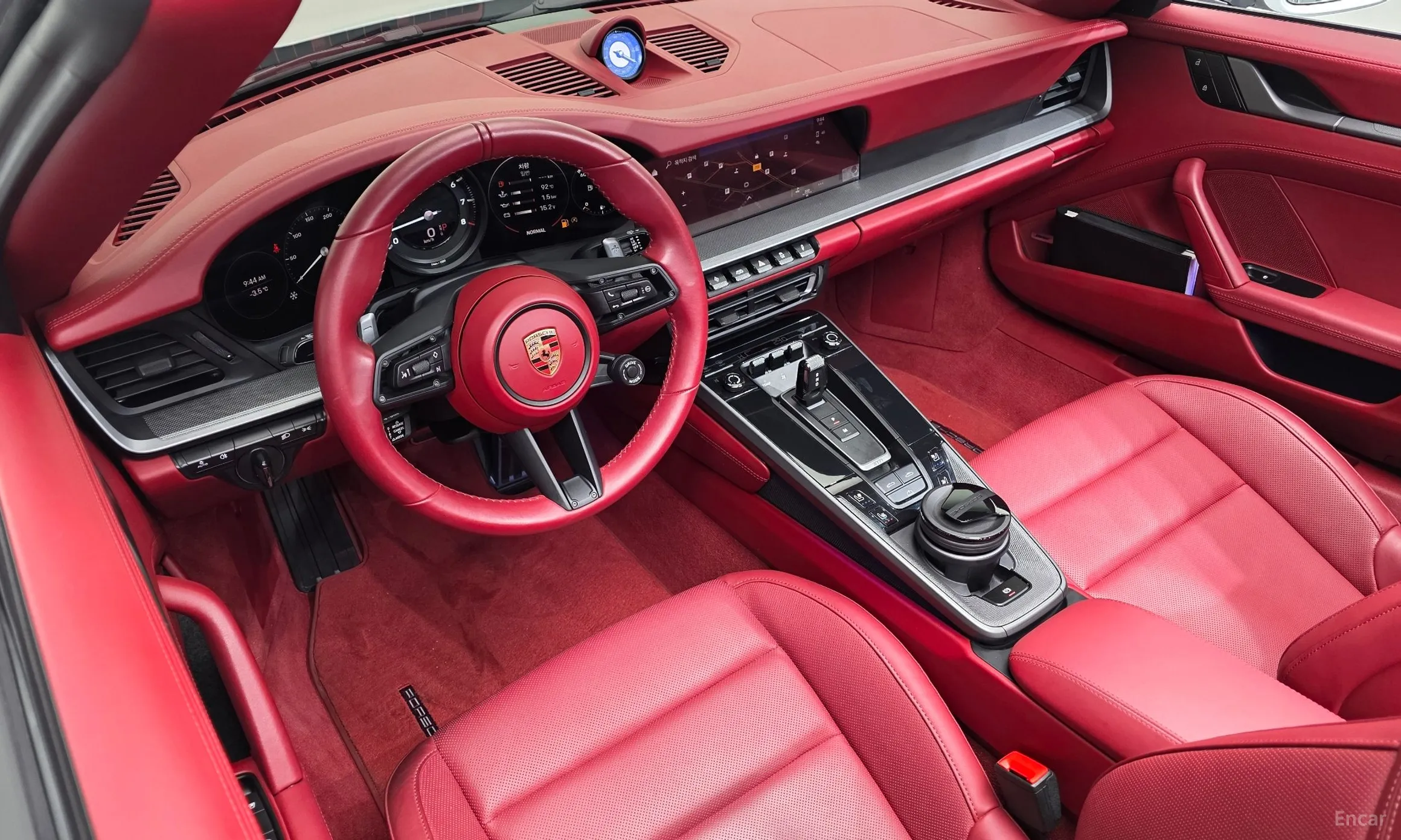 Porsche 911 (992) превью 7
