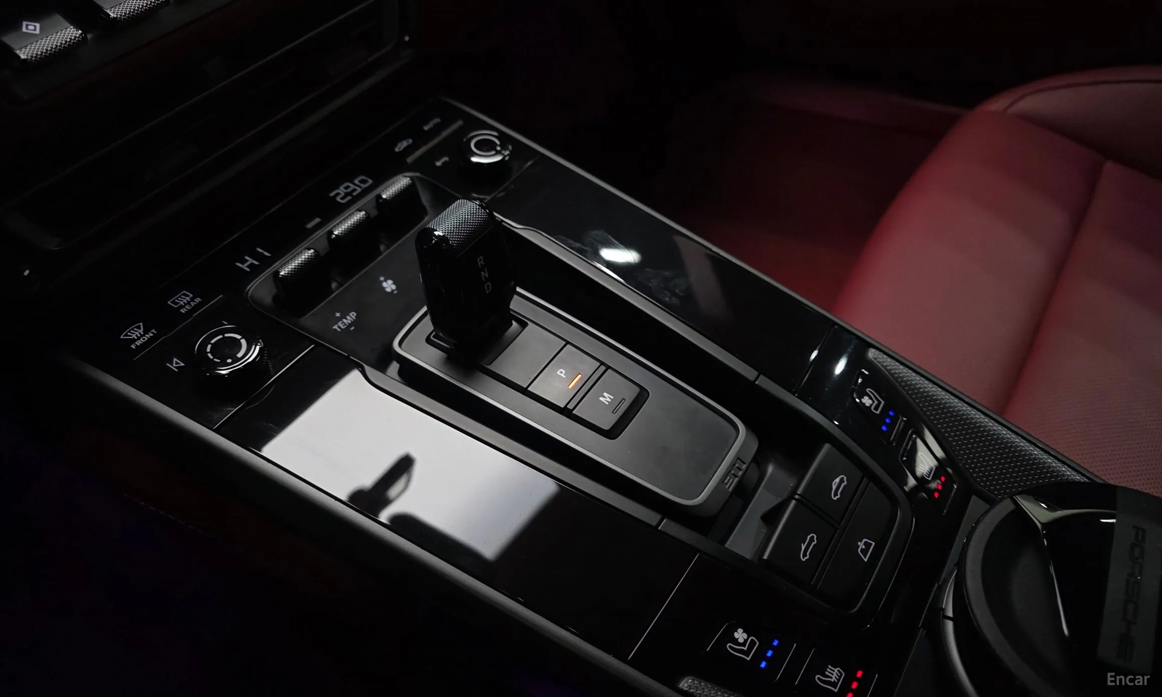 Porsche 911 (992) превью 9
