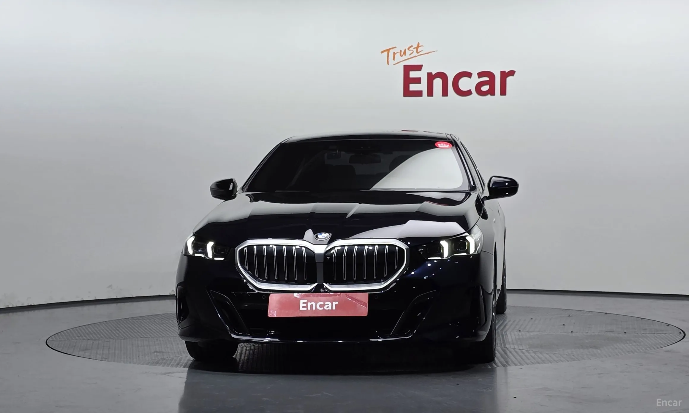 BMW 5 Series (G60) превью 3