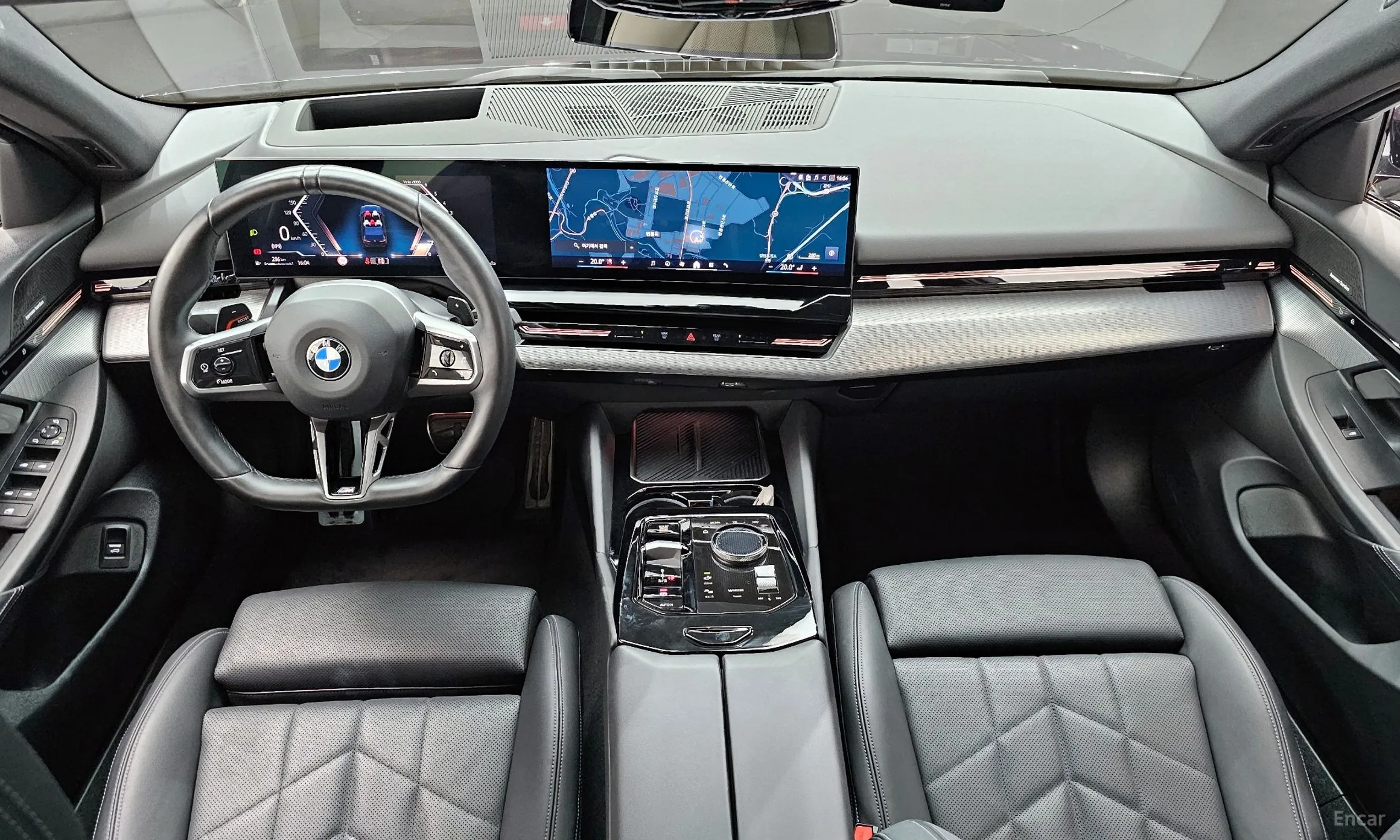 BMW 5 Series (G60) превью 7