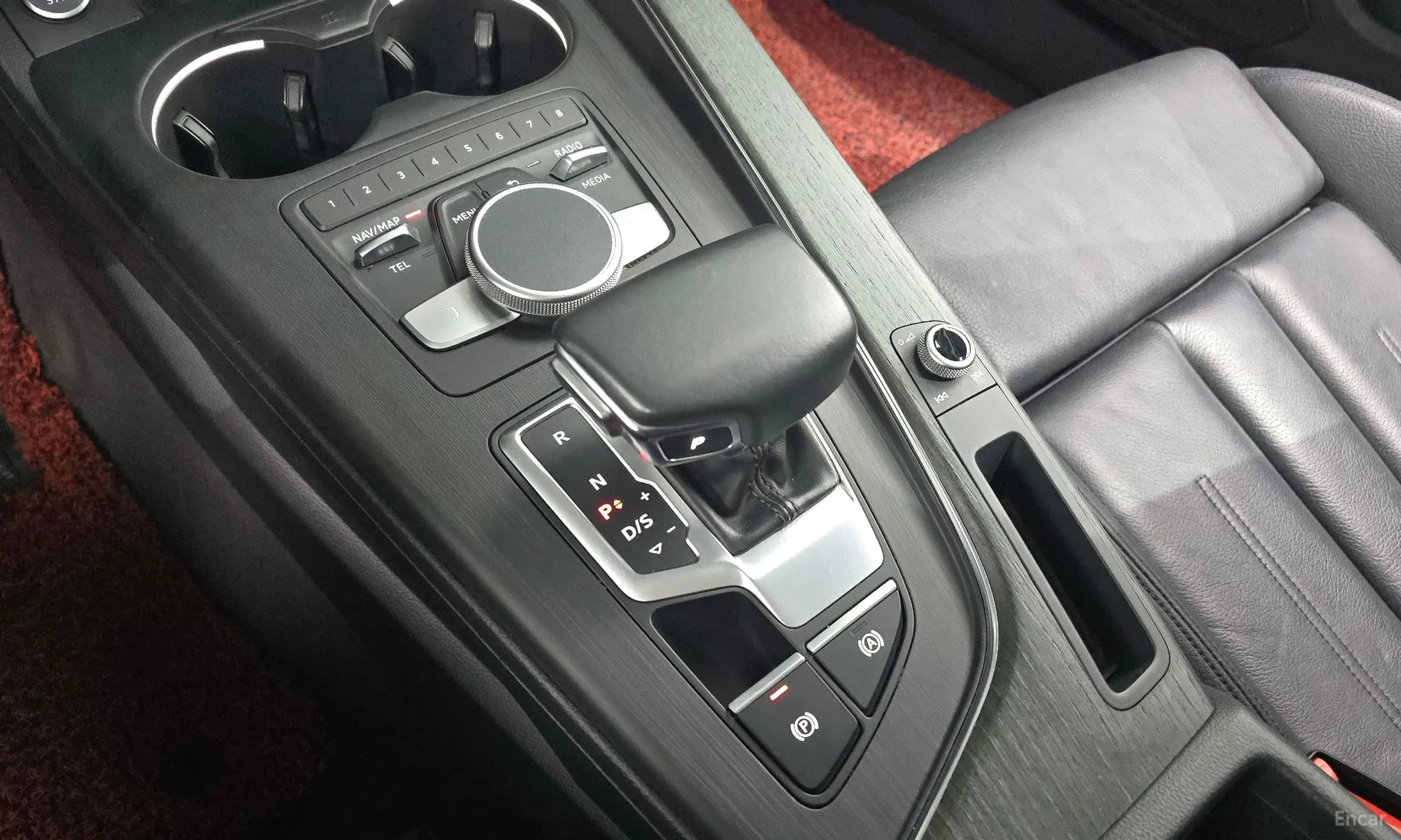Audi A4 (B9) превью 9