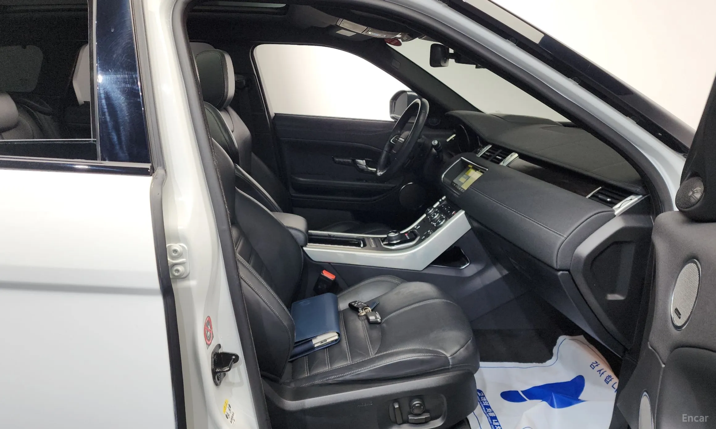 Land Rover Range Rover Evoque превью 11
