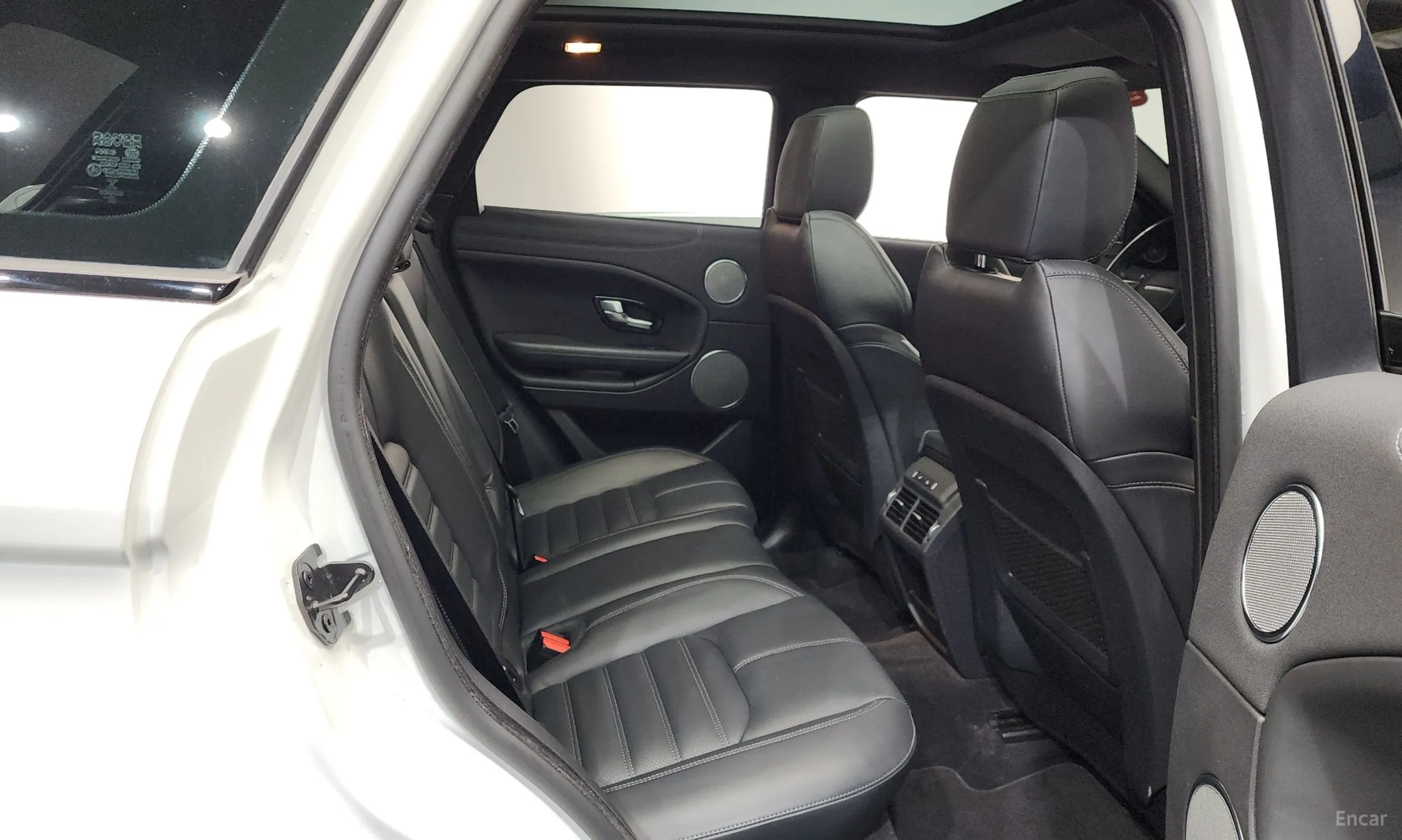 Land Rover Range Rover Evoque превью 12
