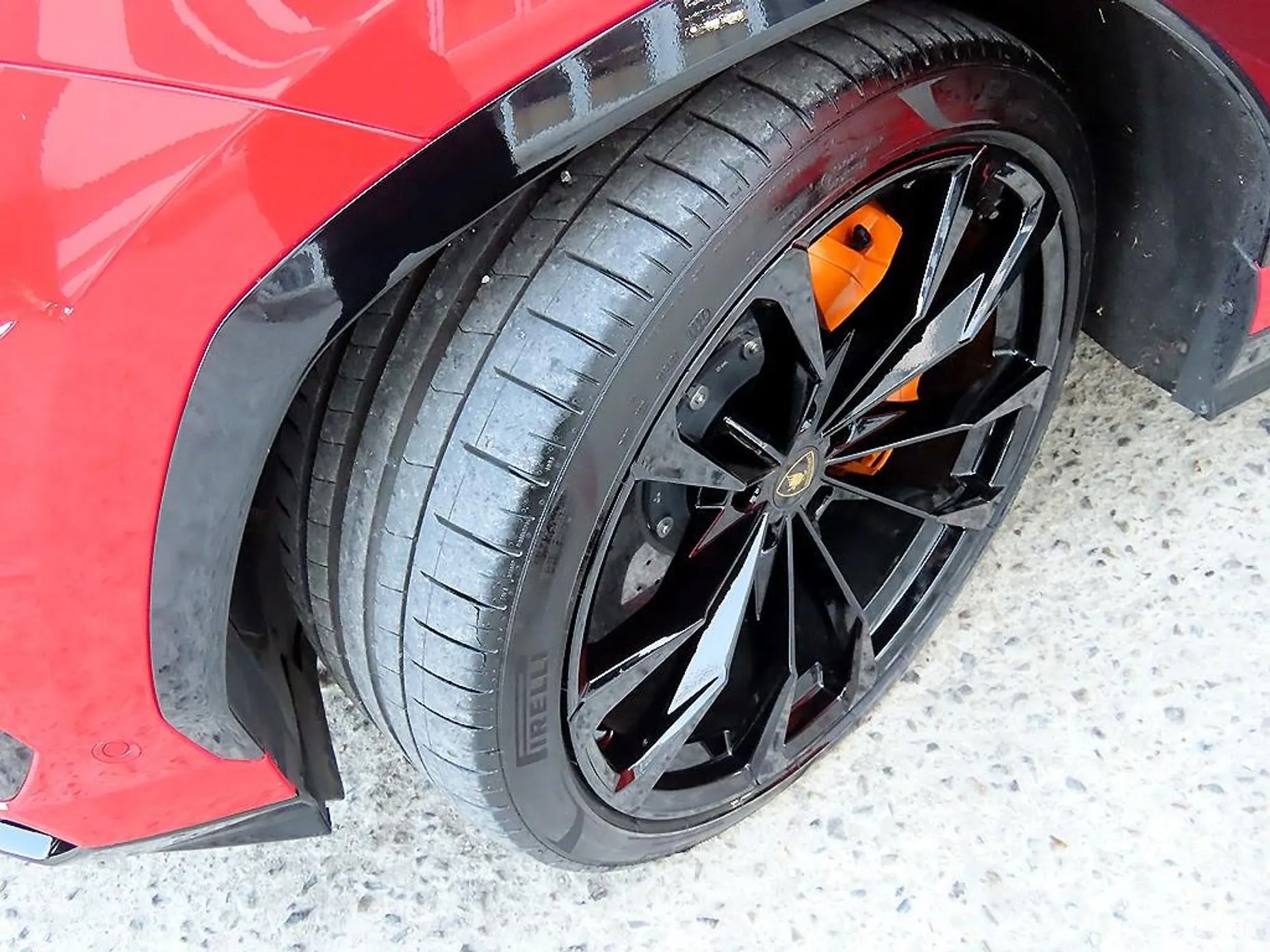 Lamborghini Urus превью 20