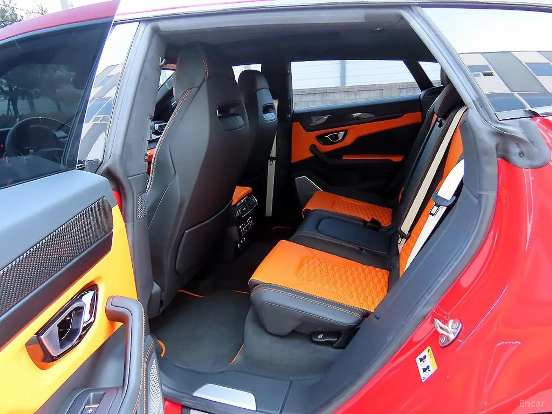 Lamborghini Urus превью 6