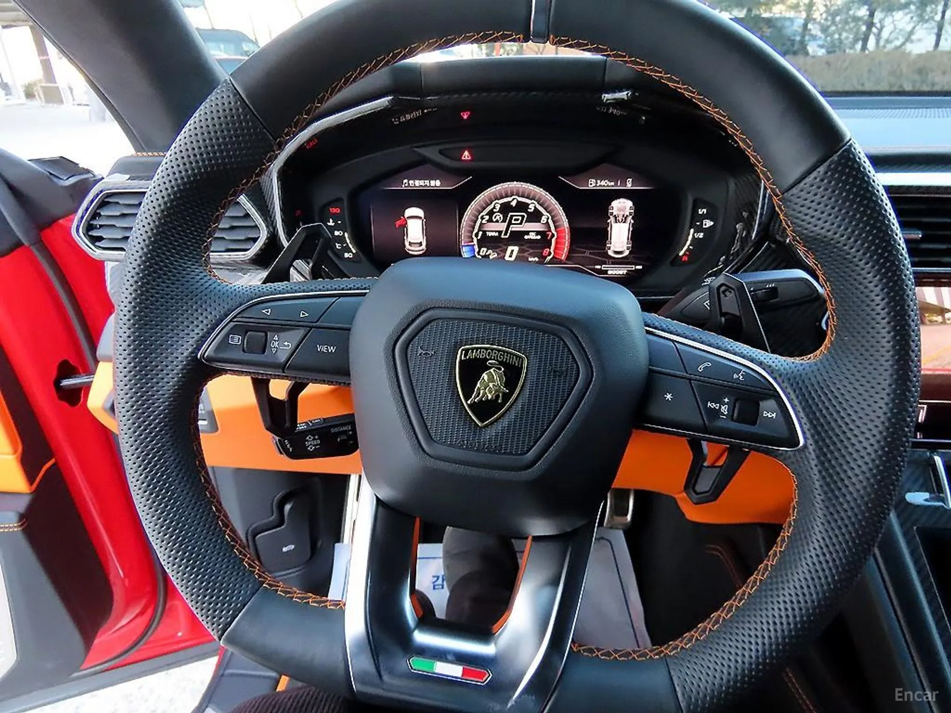 Lamborghini Urus превью 8