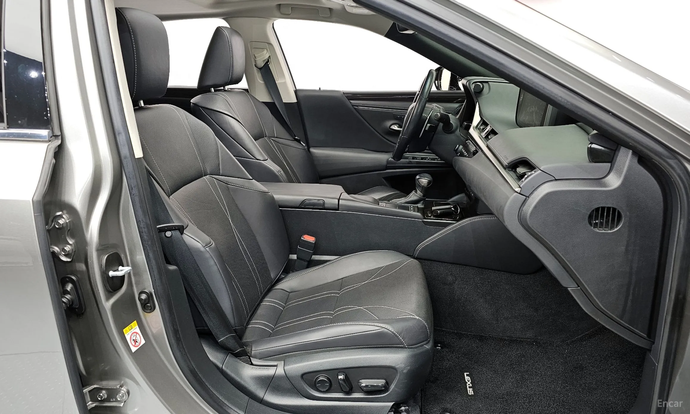 Lexus ES300h 7th Generation превью 10