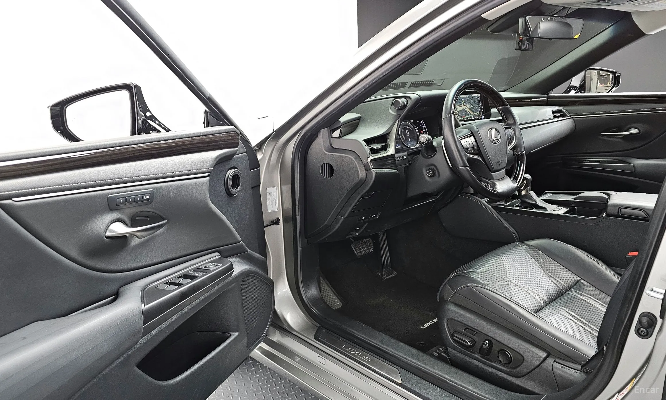 Lexus ES300h 7th Generation превью 11