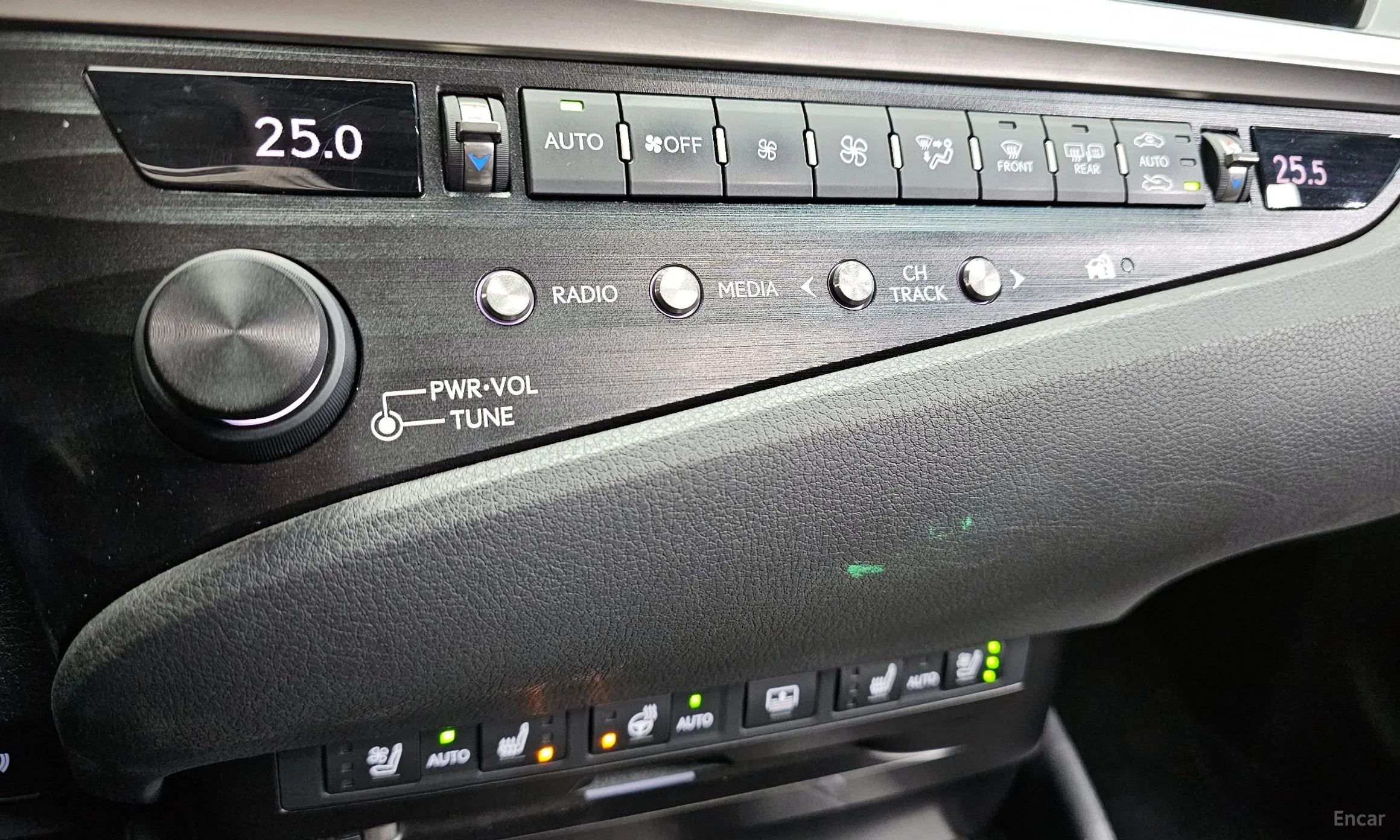 Lexus ES300h 7th Generation превью 19