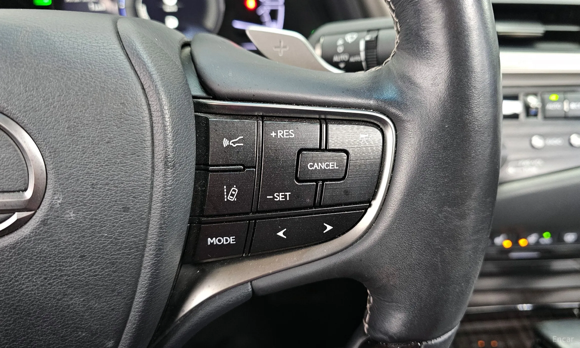 Lexus ES300h 7th Generation превью 20