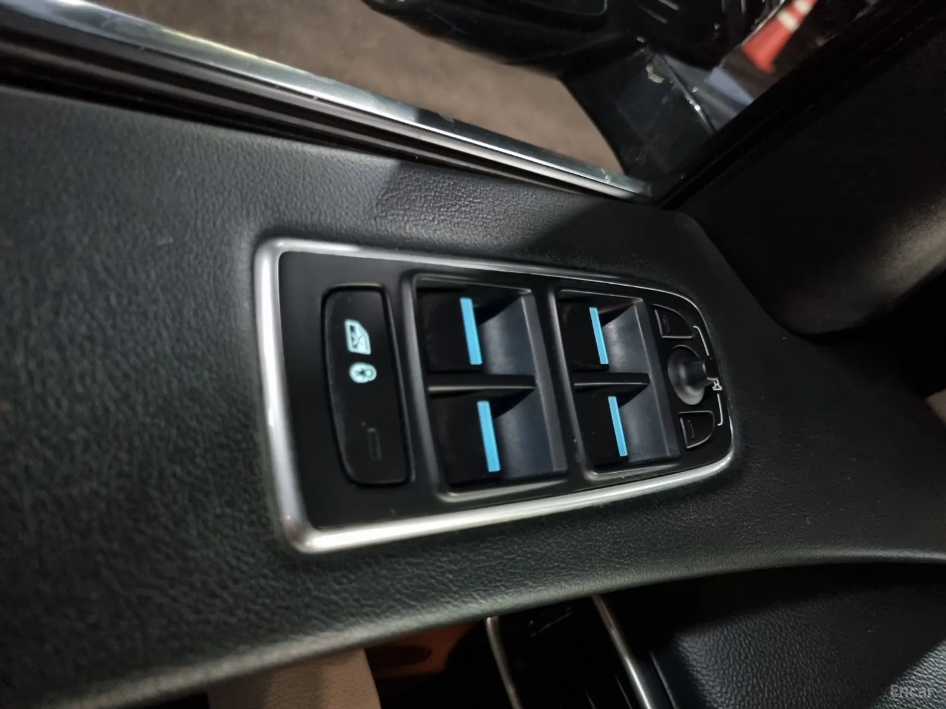 Jaguar F-PACE превью 12