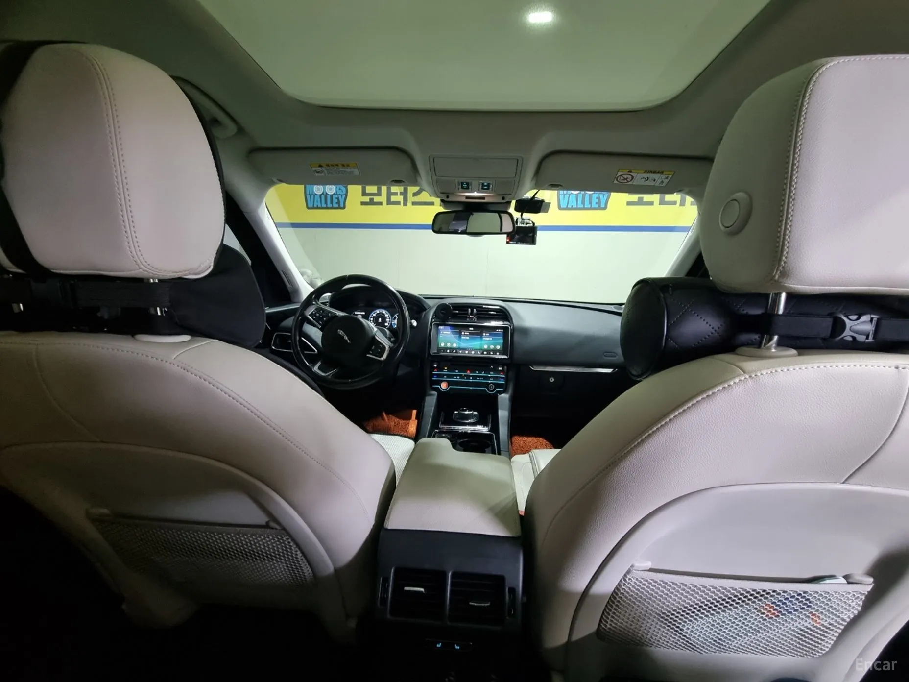 Jaguar F-PACE превью 20