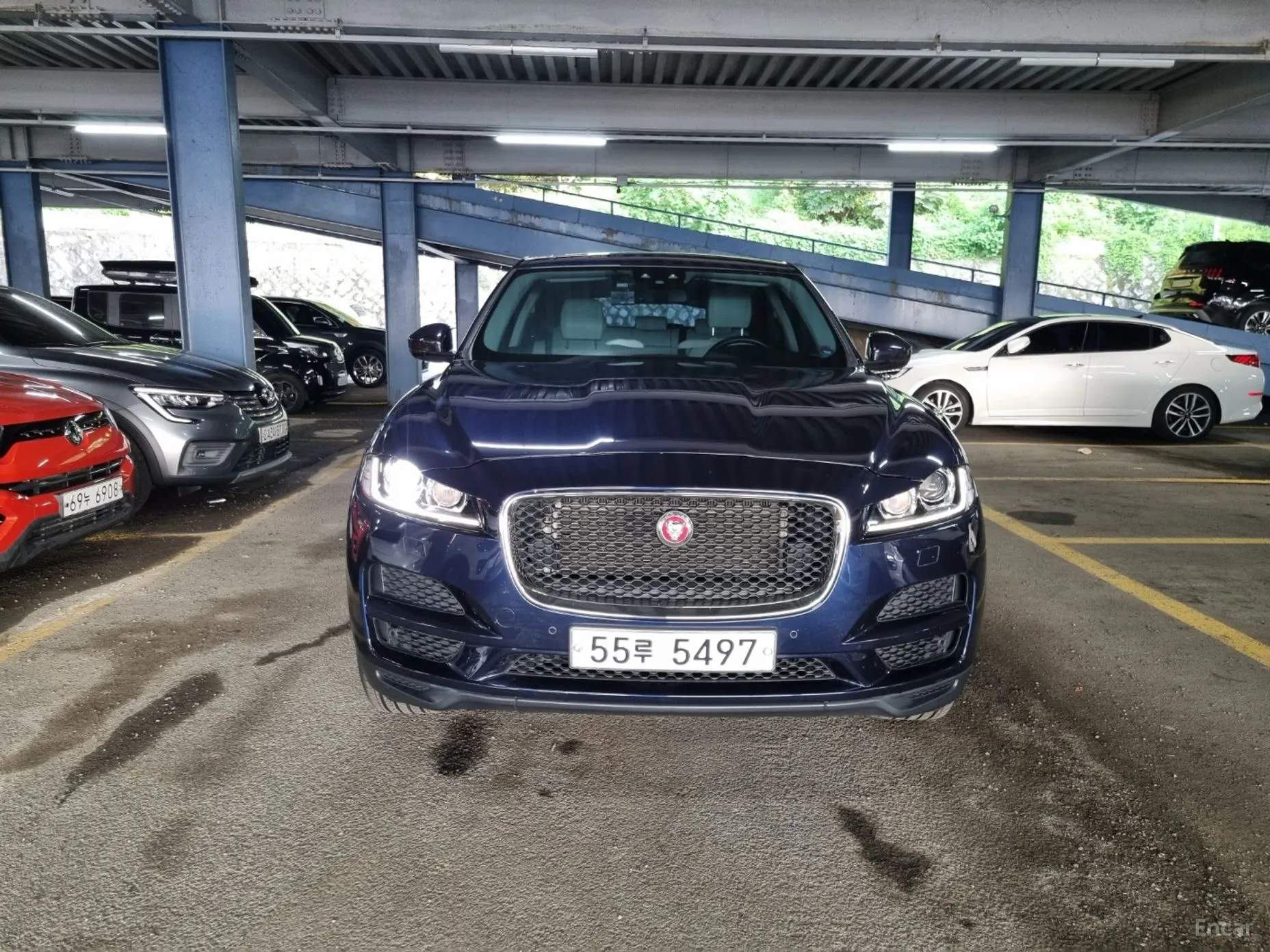 Jaguar F-PACE превью 3