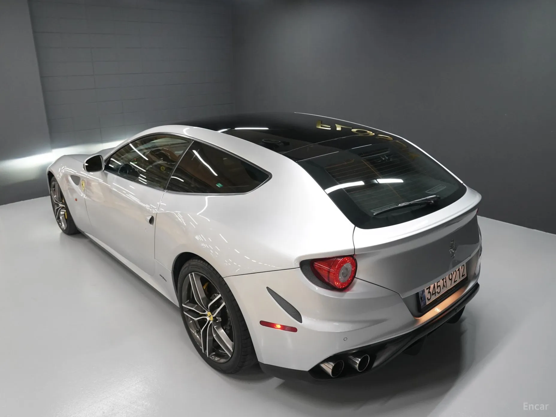 Ferrari FF превью 14