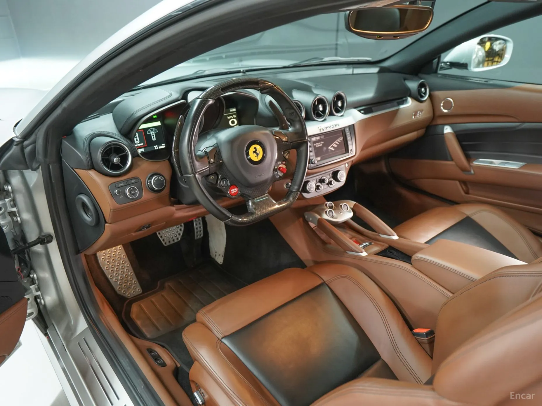 Ferrari FF превью 17