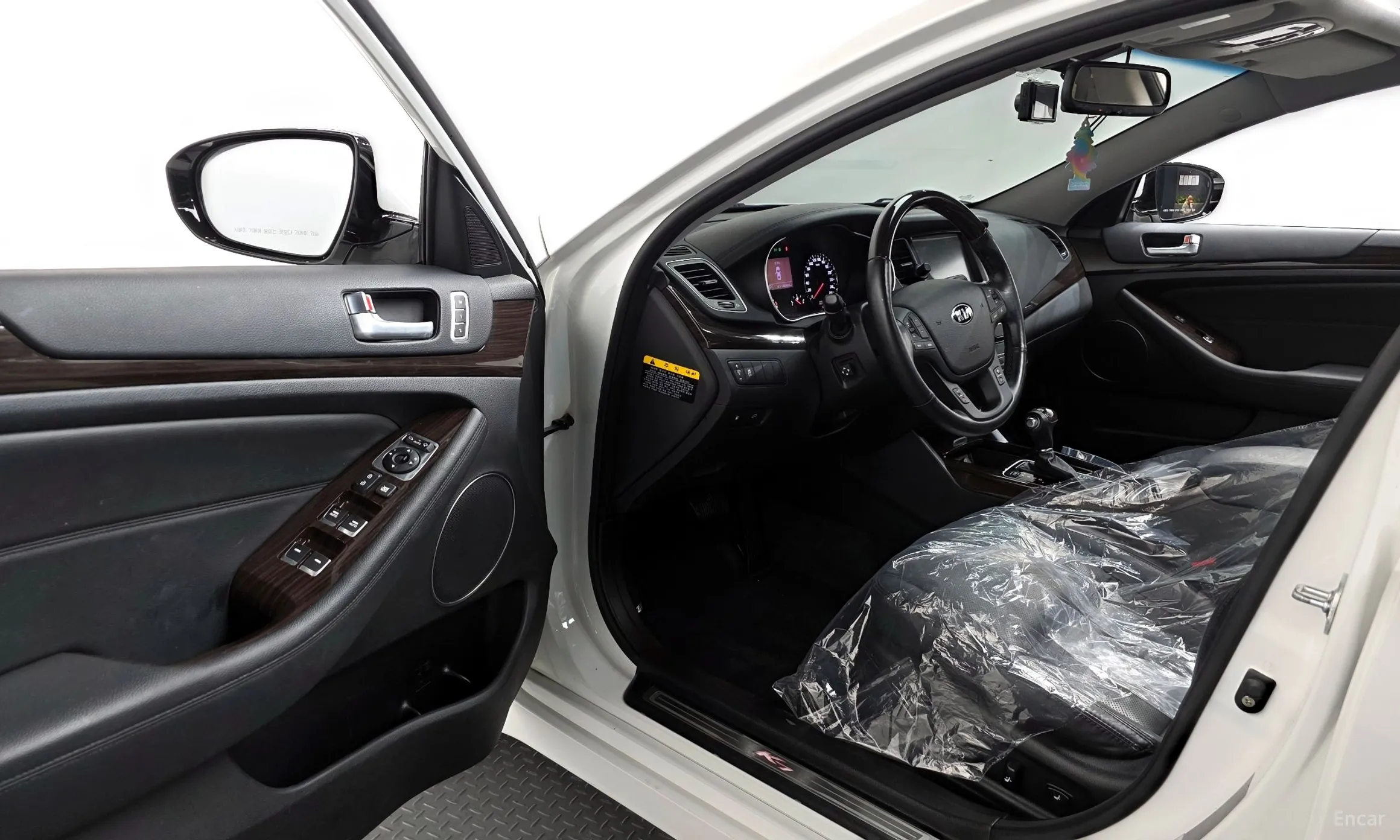 Kia K7 превью 10