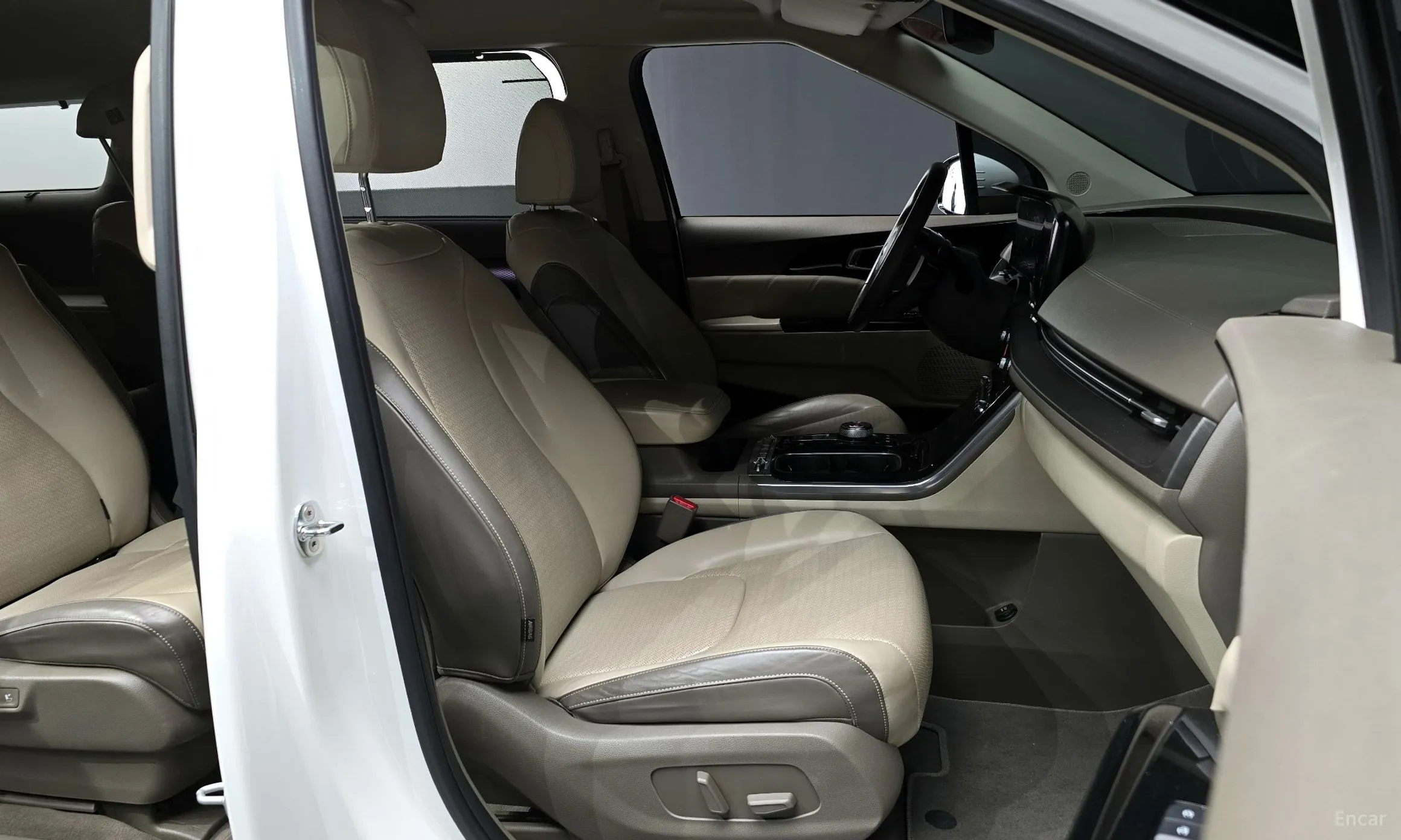 Kia Carnival Gen 4 превью 10