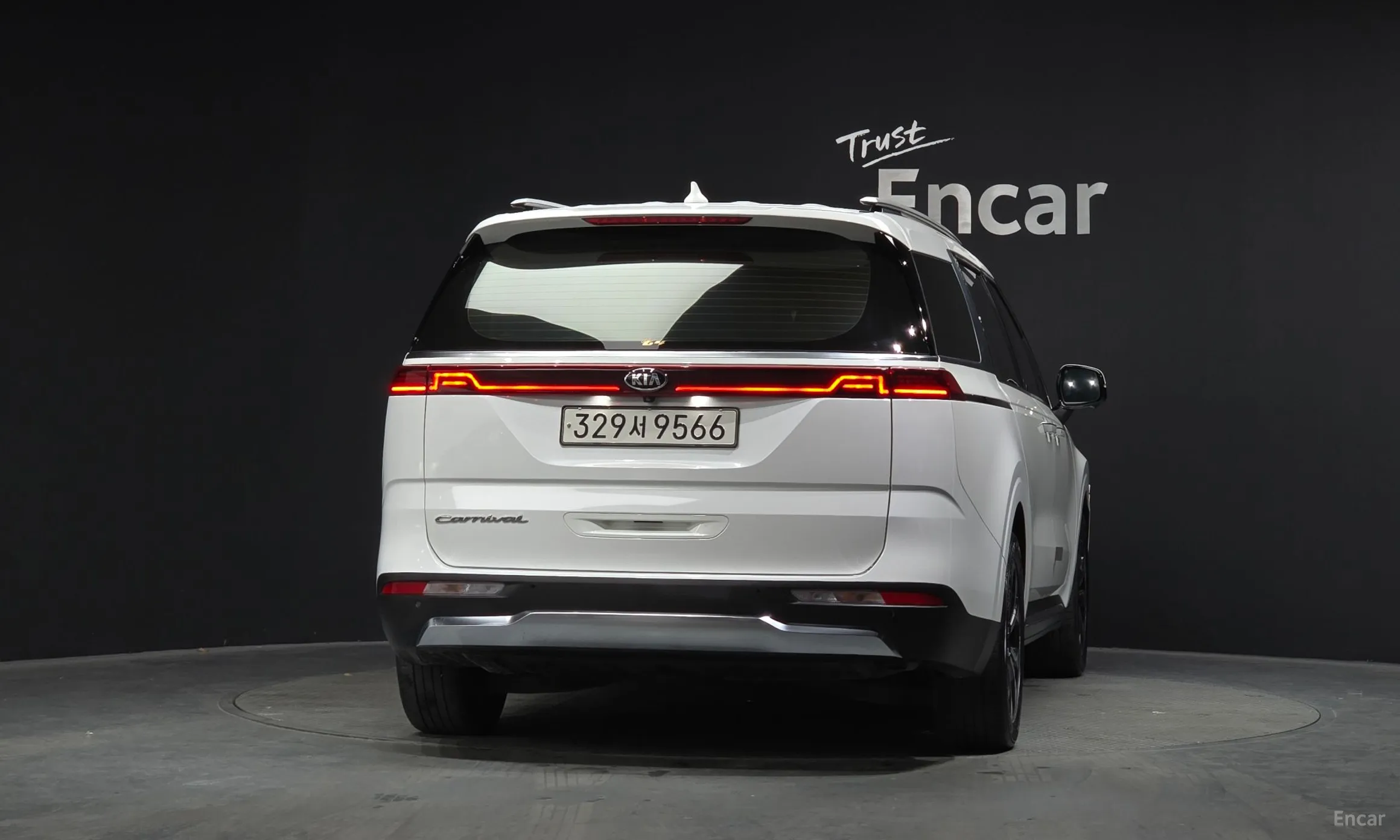 Kia Carnival Gen 4 превью 4