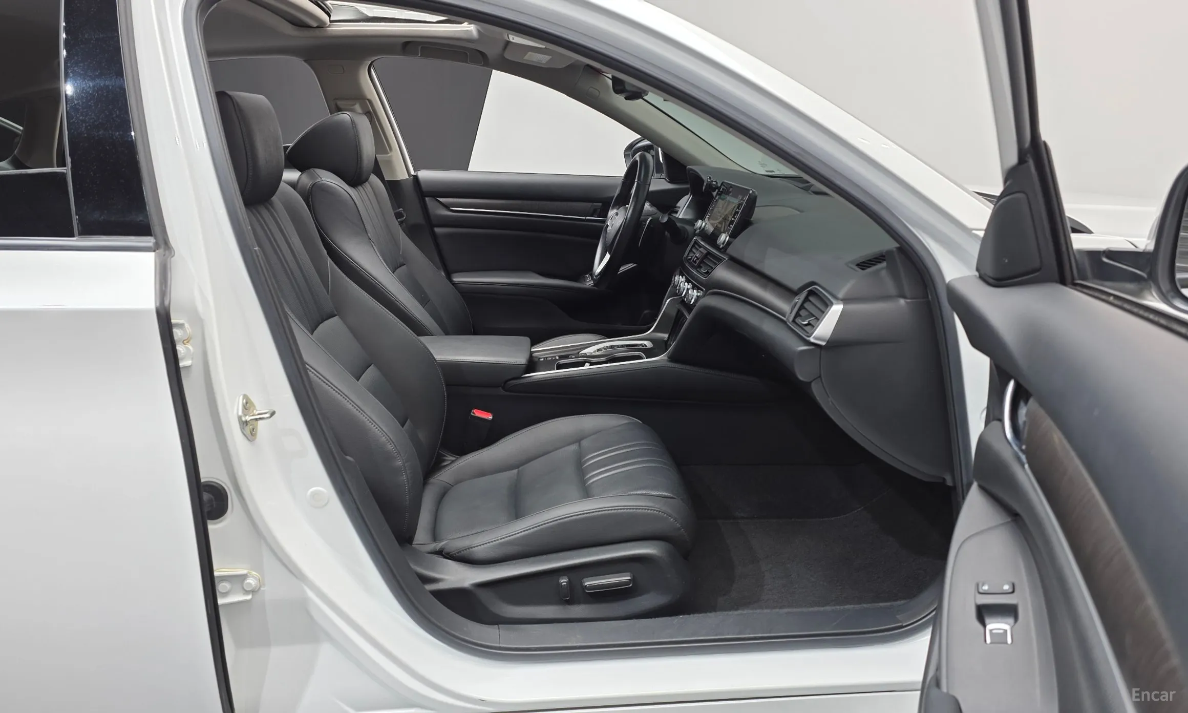 Honda Accord 10th Generation превью 10