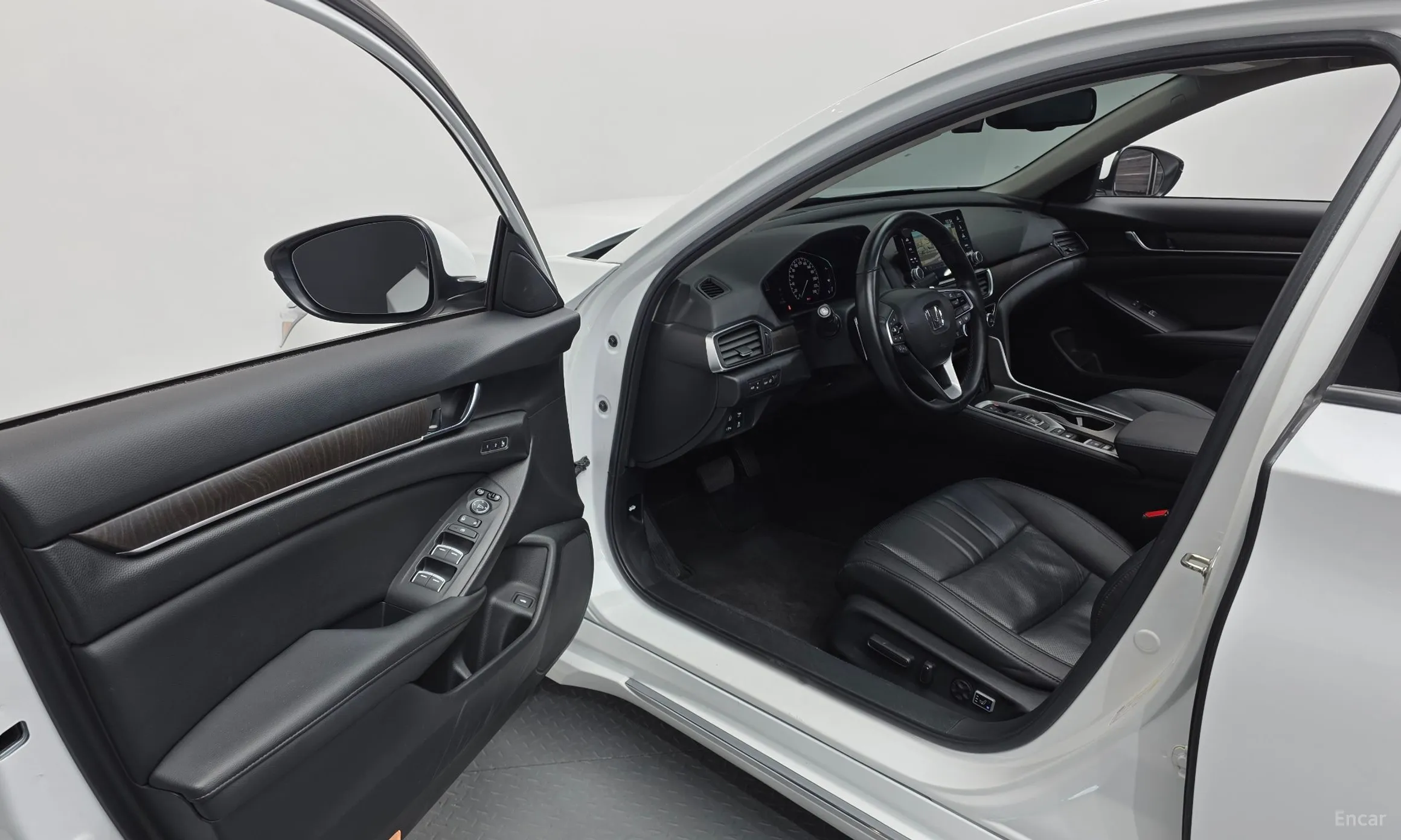 Honda Accord 10th Generation превью 11