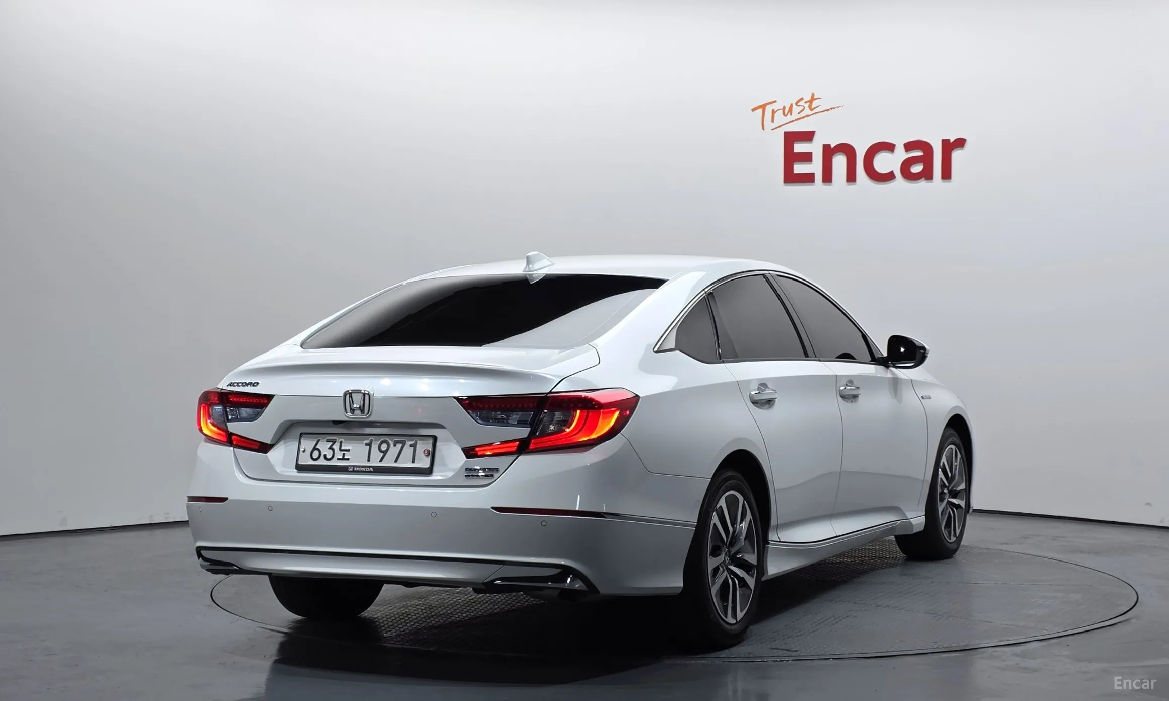 Honda Accord 10th Generation превью 2