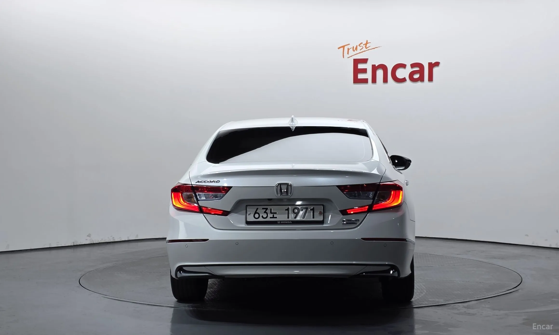 Honda Accord 10th Generation превью 4