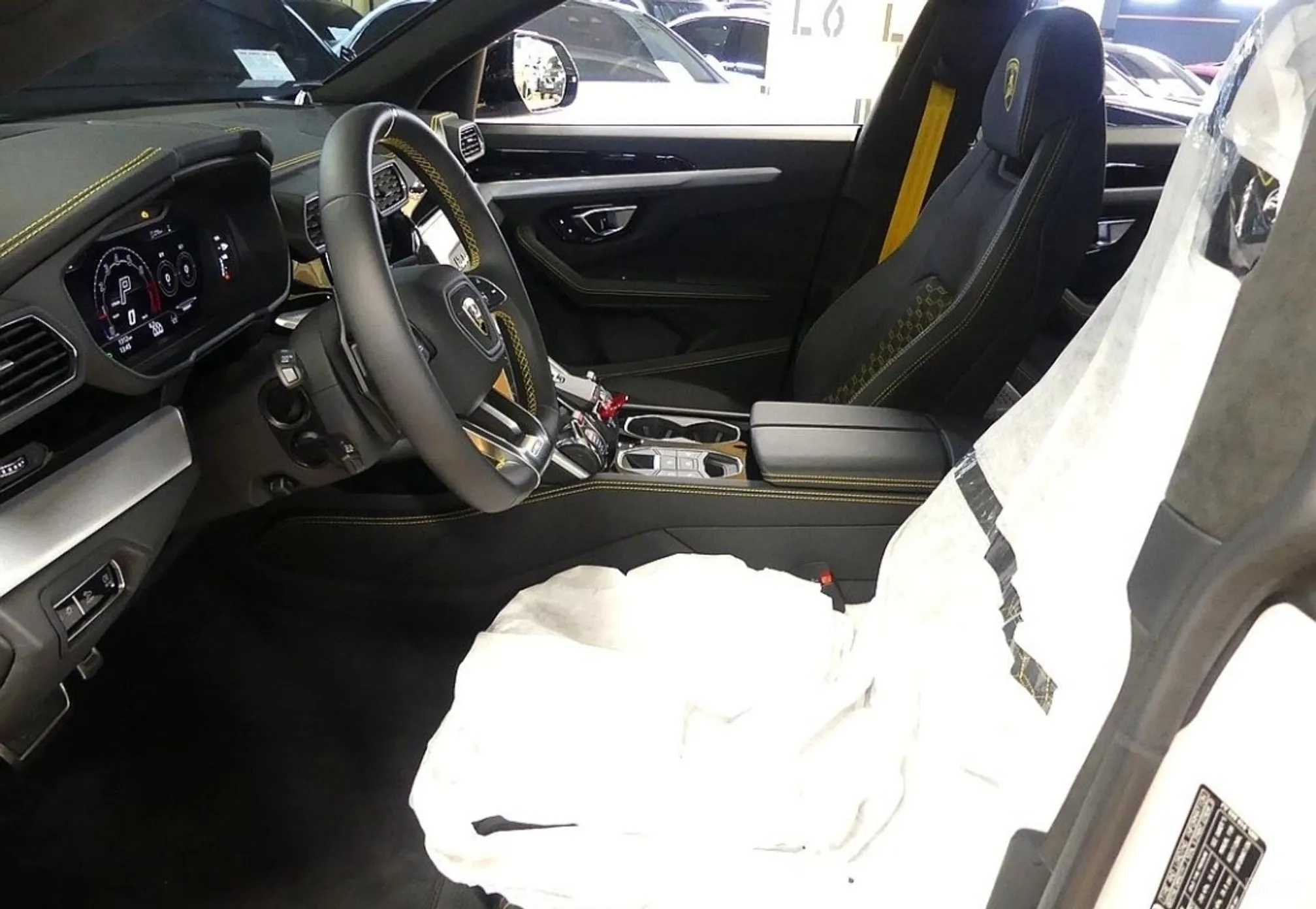 Lamborghini Urus превью 10