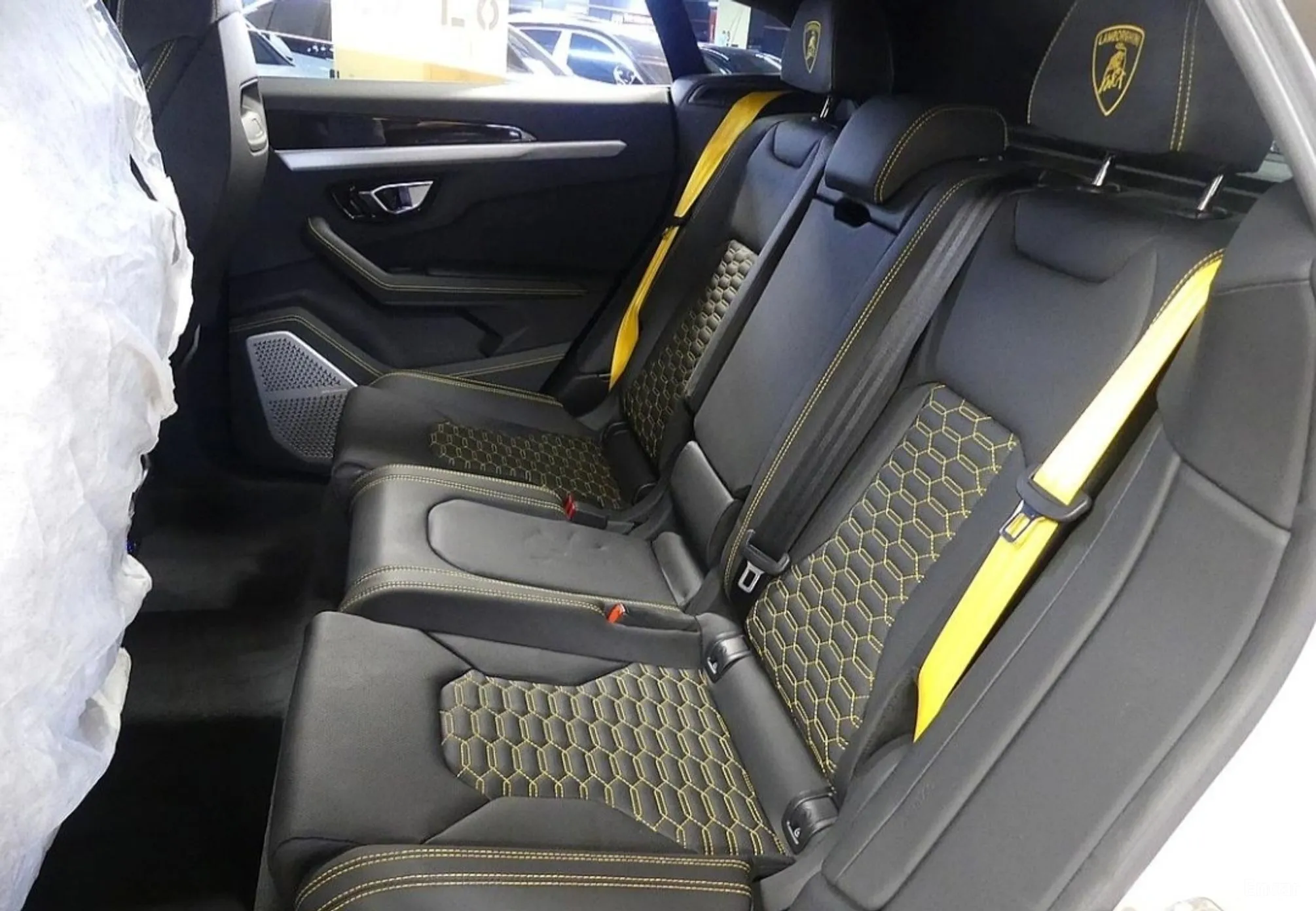 Lamborghini Urus превью 11