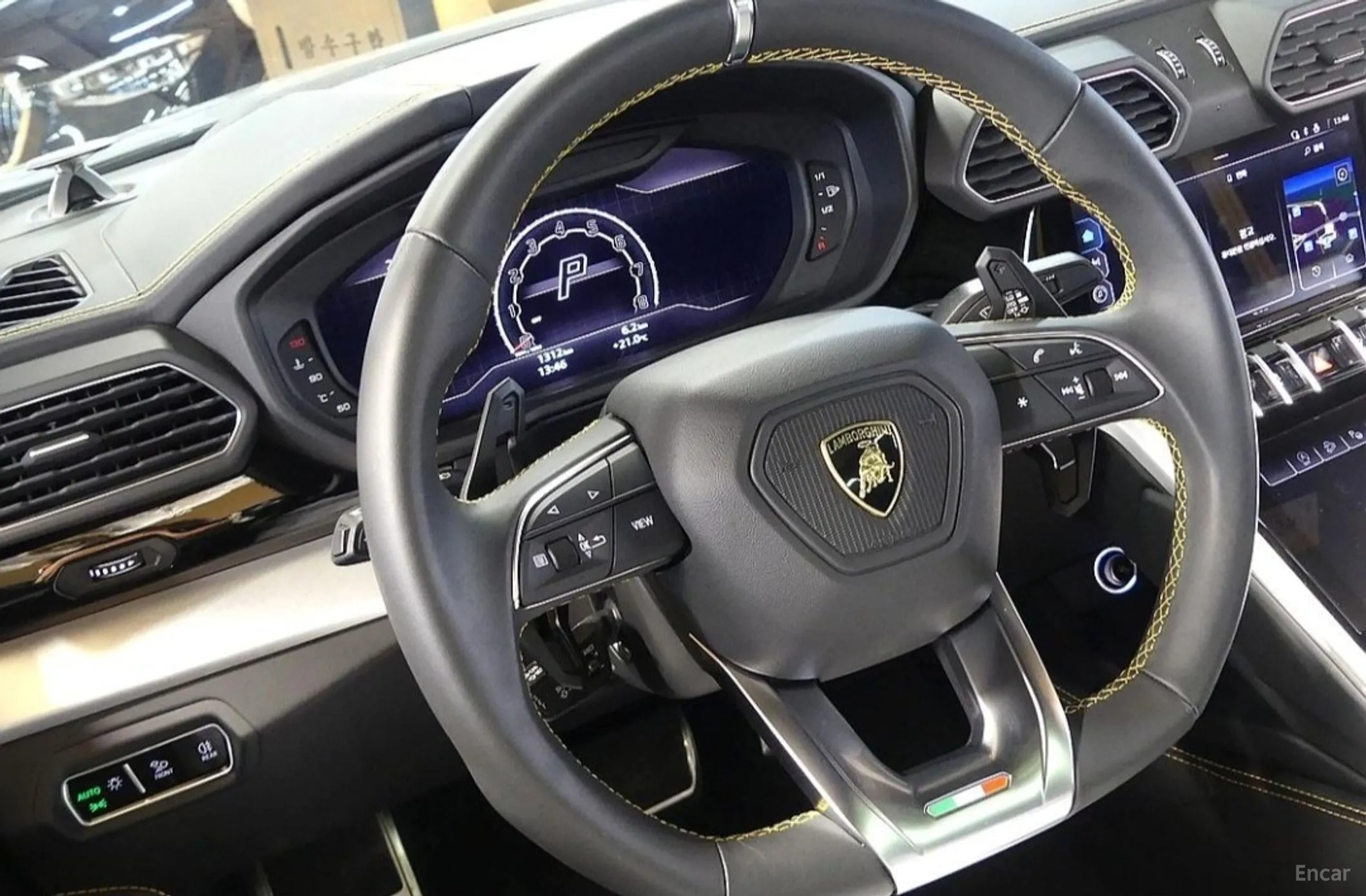 Lamborghini Urus превью 9