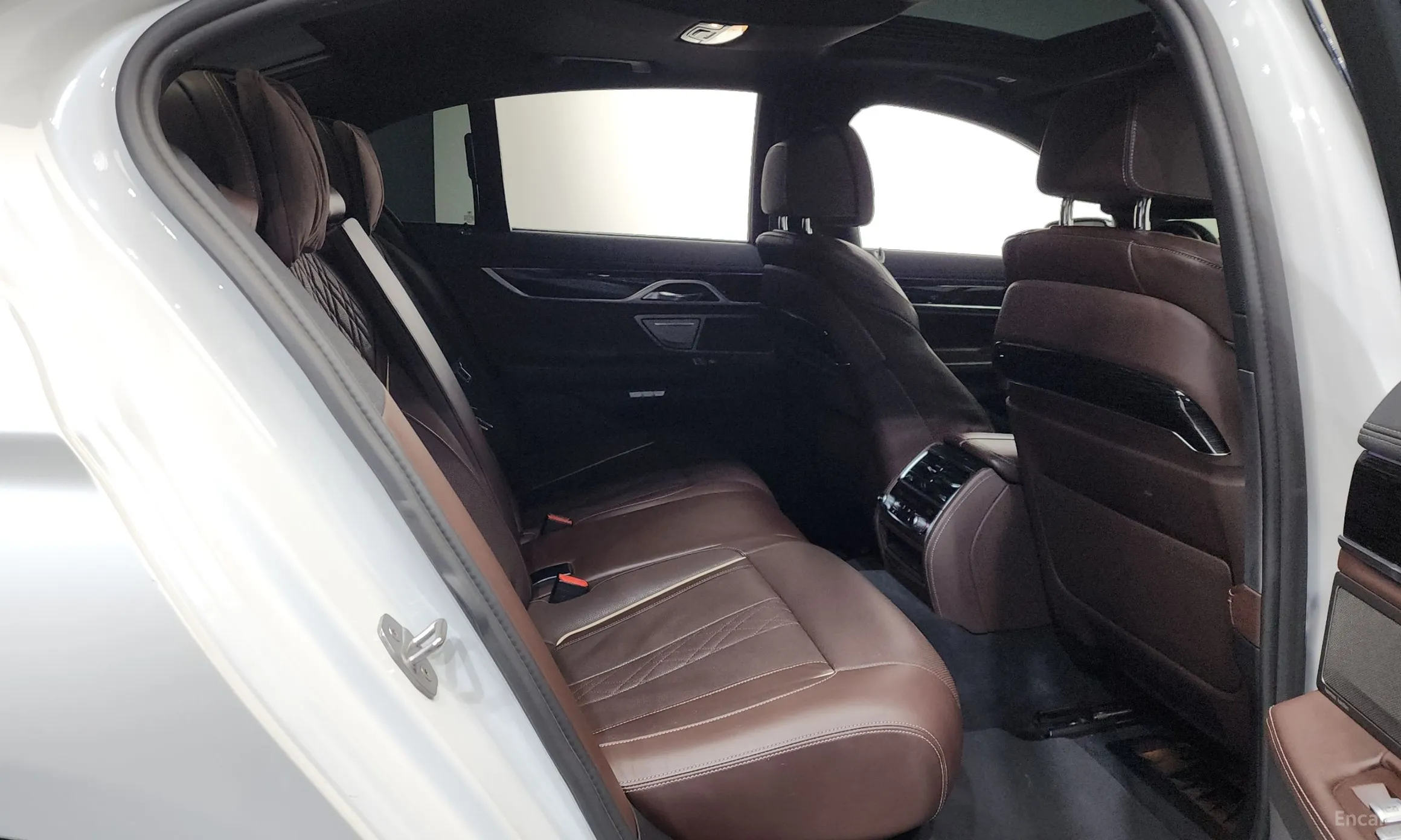 BMW 7 Series (G11) превью 12