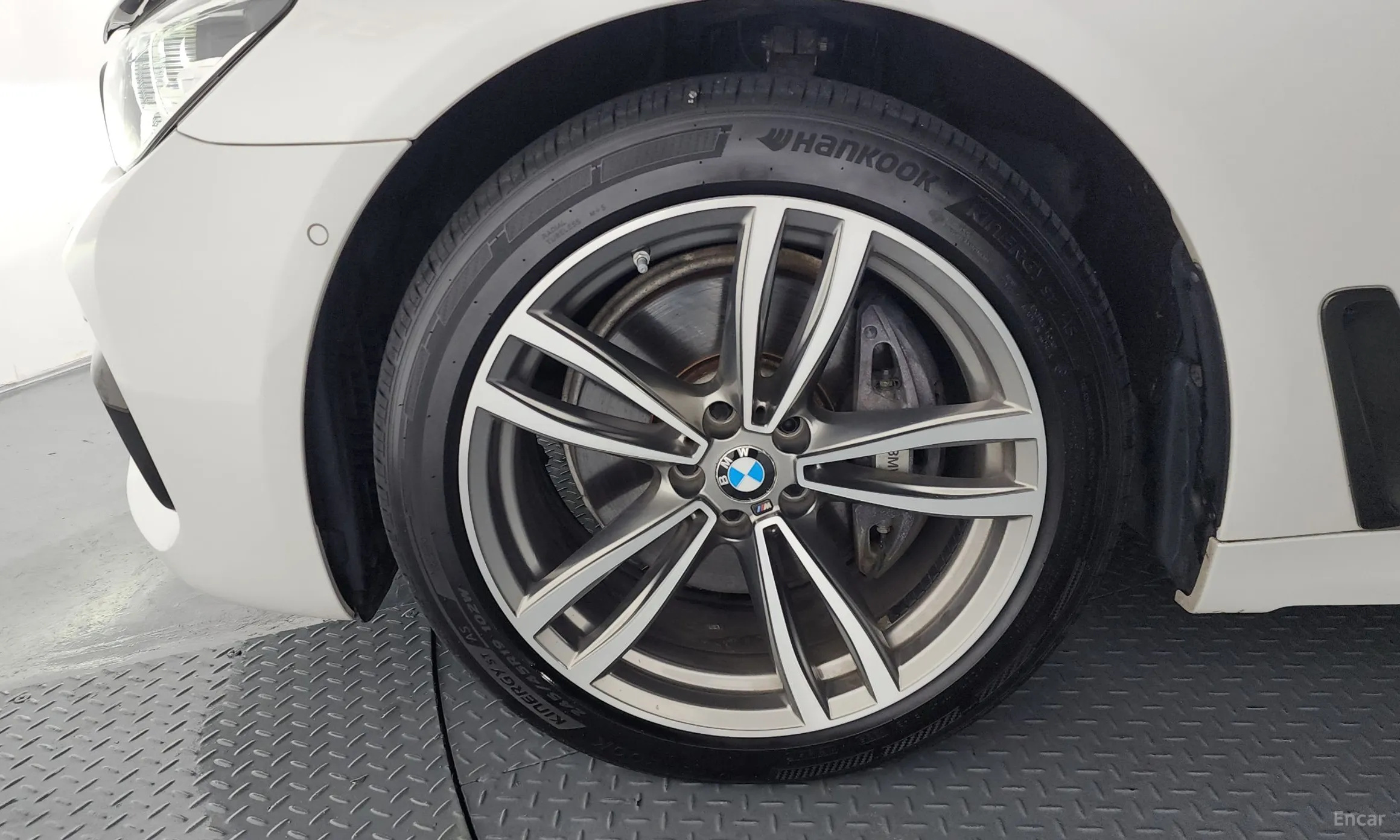 BMW 7 Series (G11) превью 5