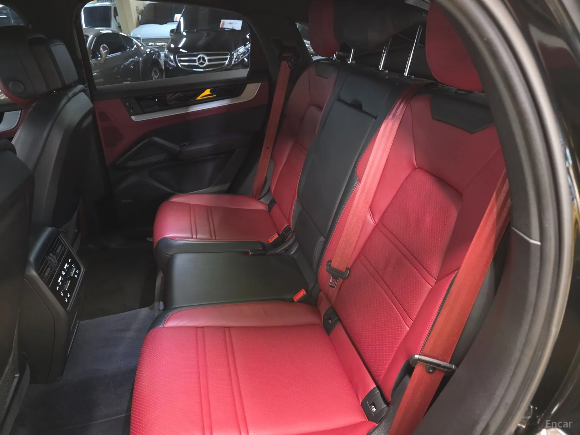 Porsche Cayenne (PO536) превью 16
