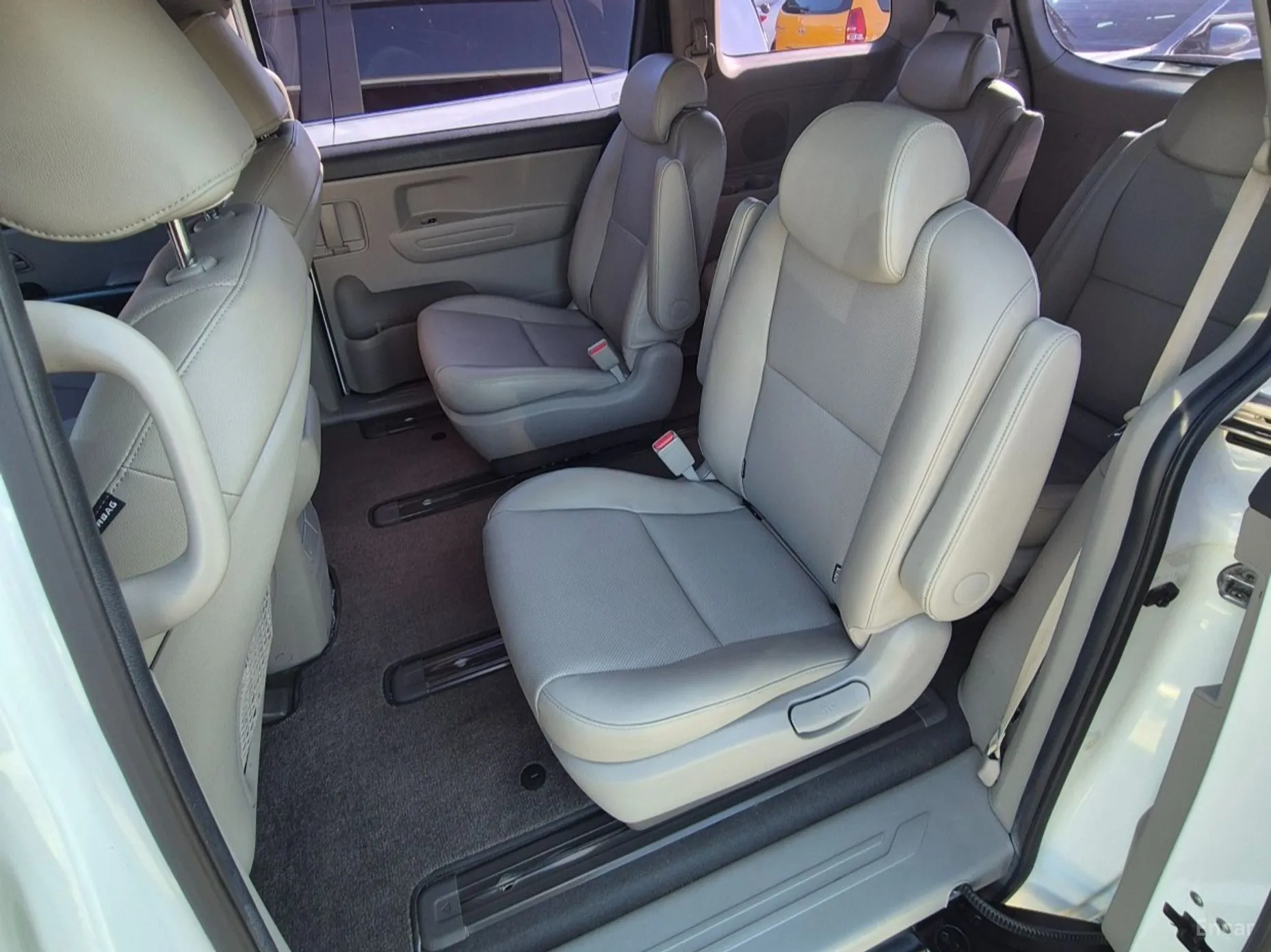Kia Carnival превью 17