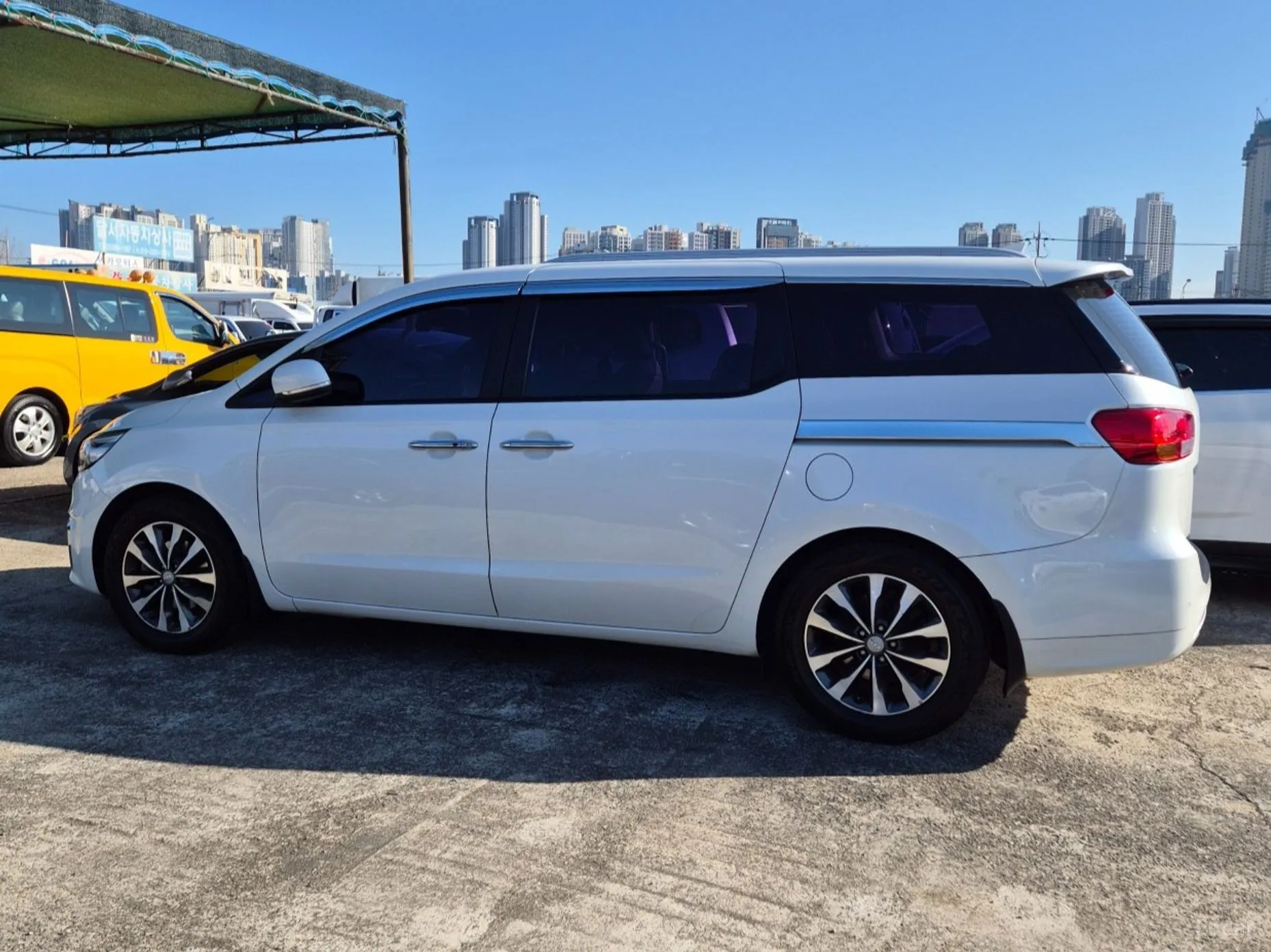 Kia Carnival превью 5